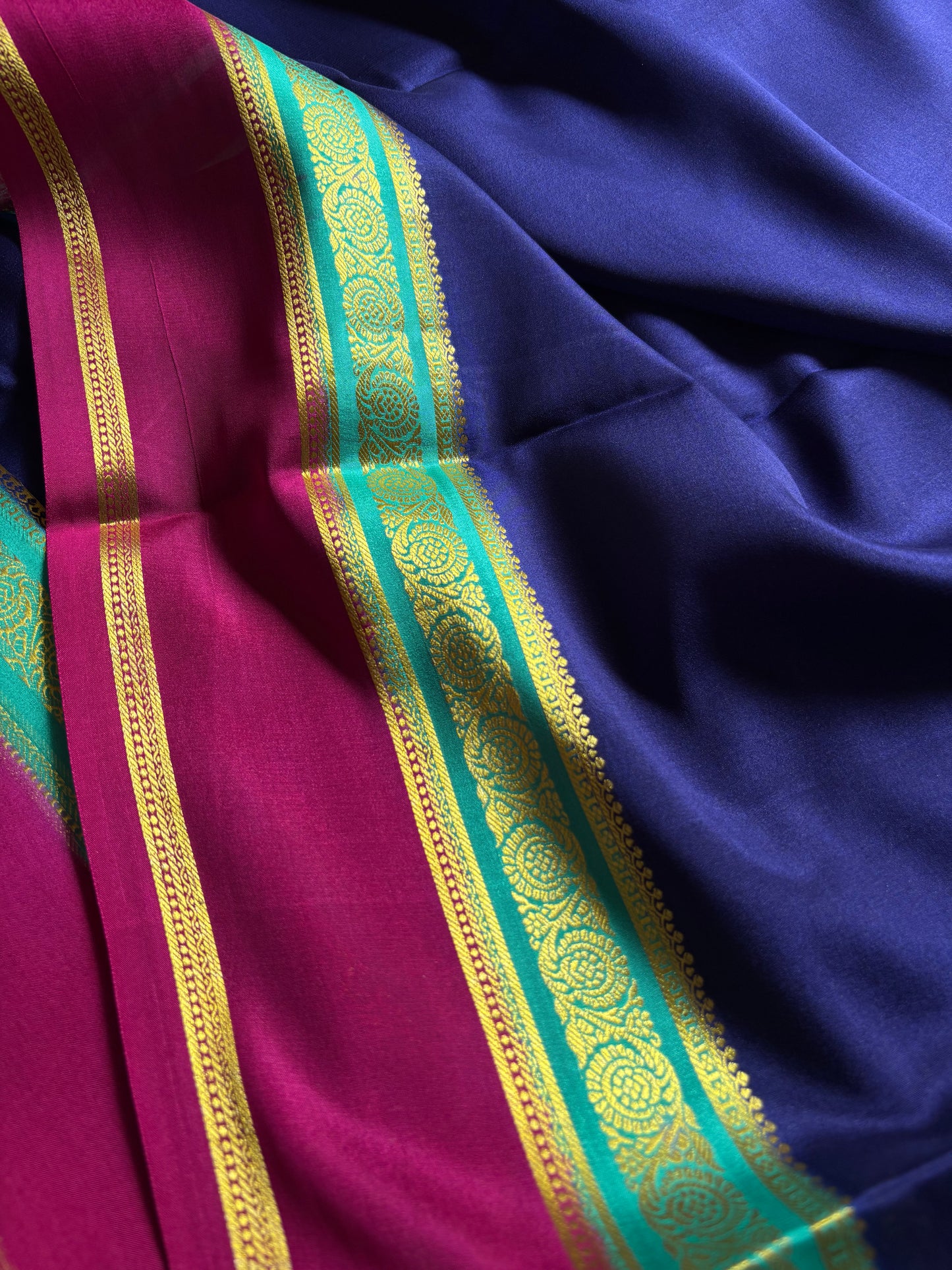 Tara (3D) : Dark blue-sea blue-rani pink