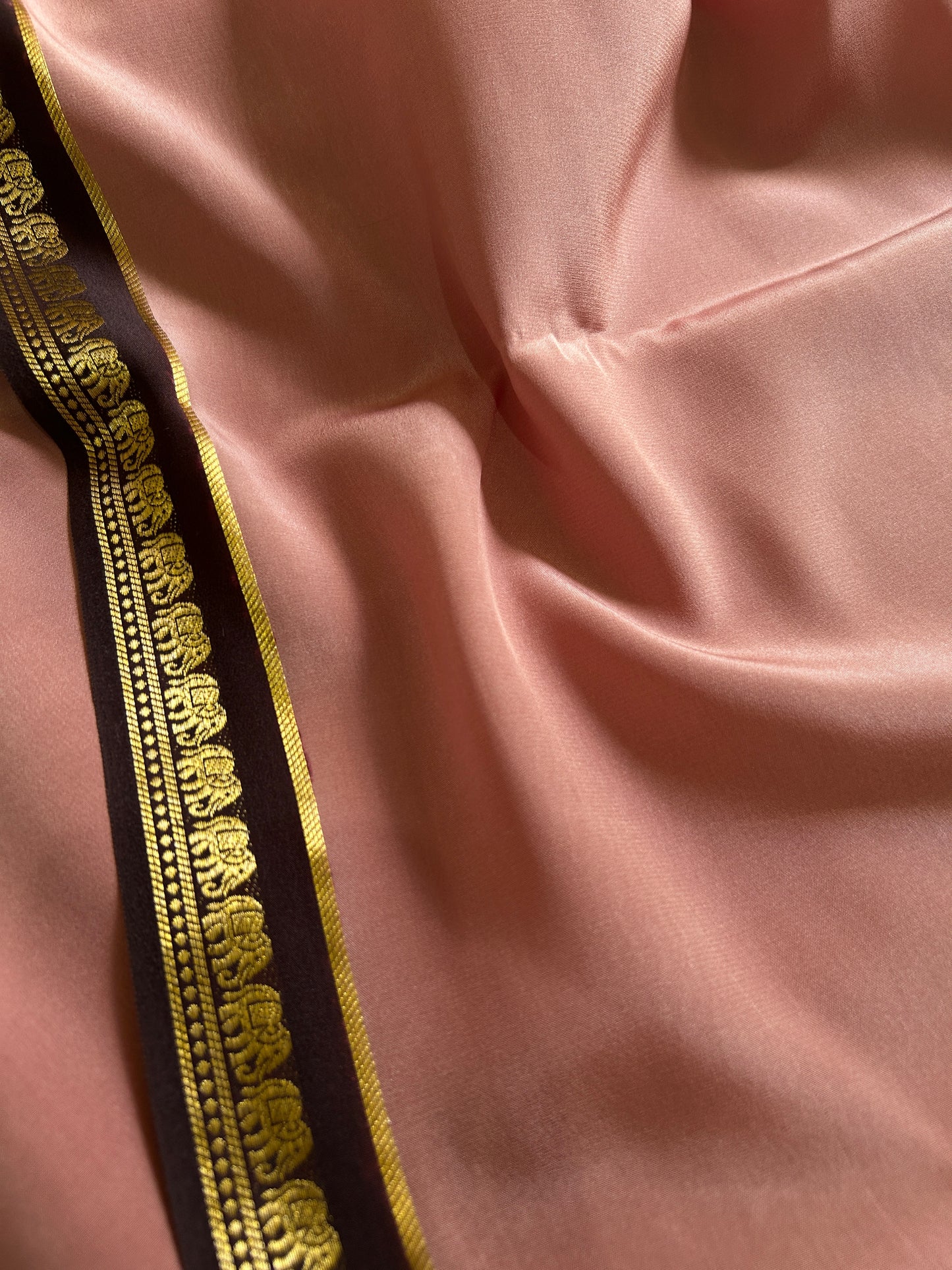 Gamani (2D) : Dusty rose-deep brown