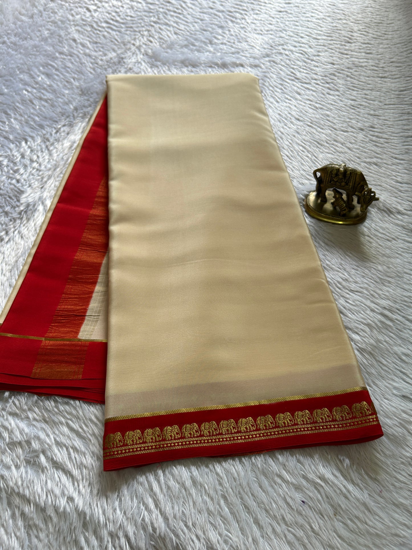 Gamani (2D) : Off white-red