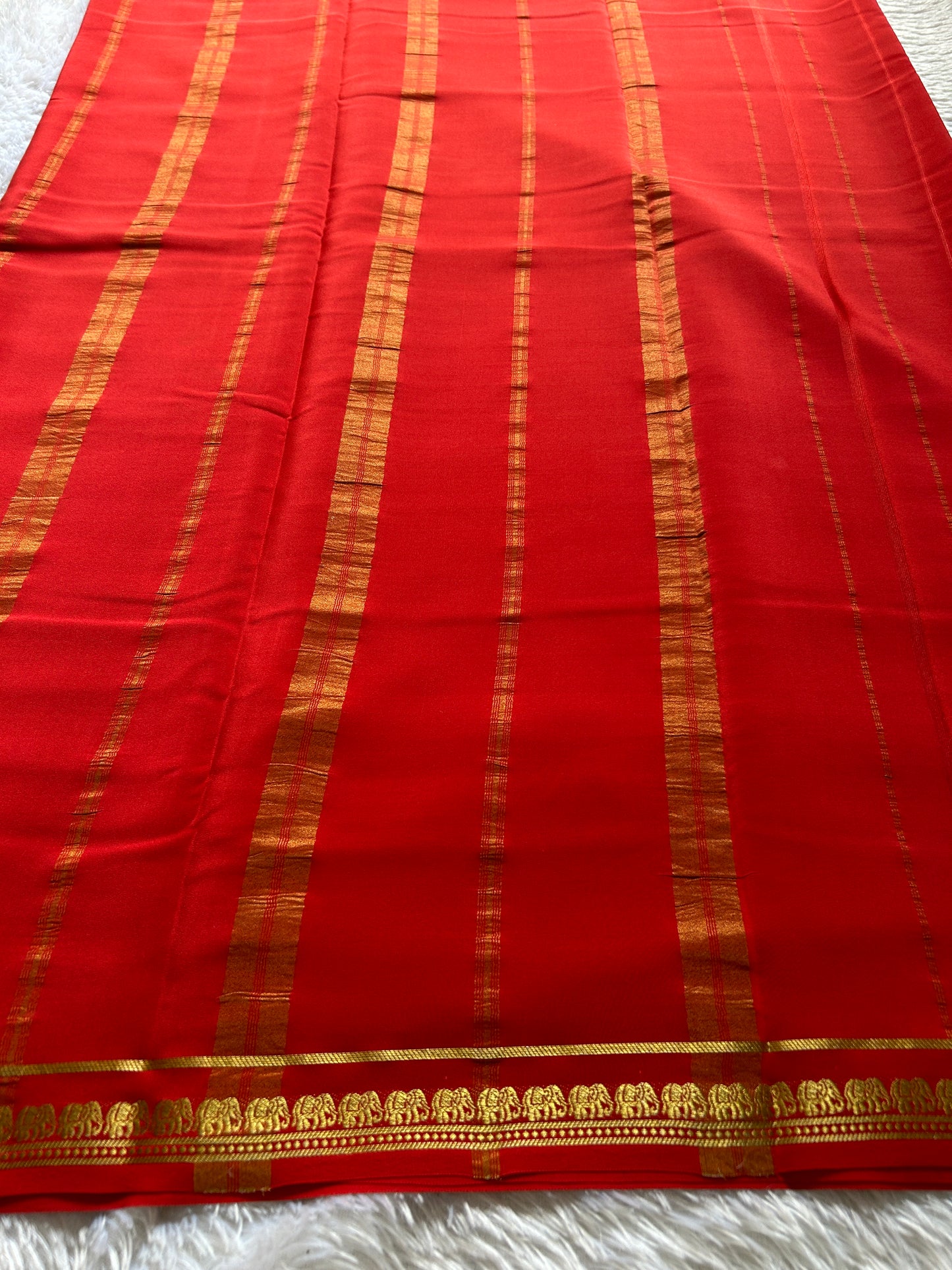 Gamani (2D) : Off white-red