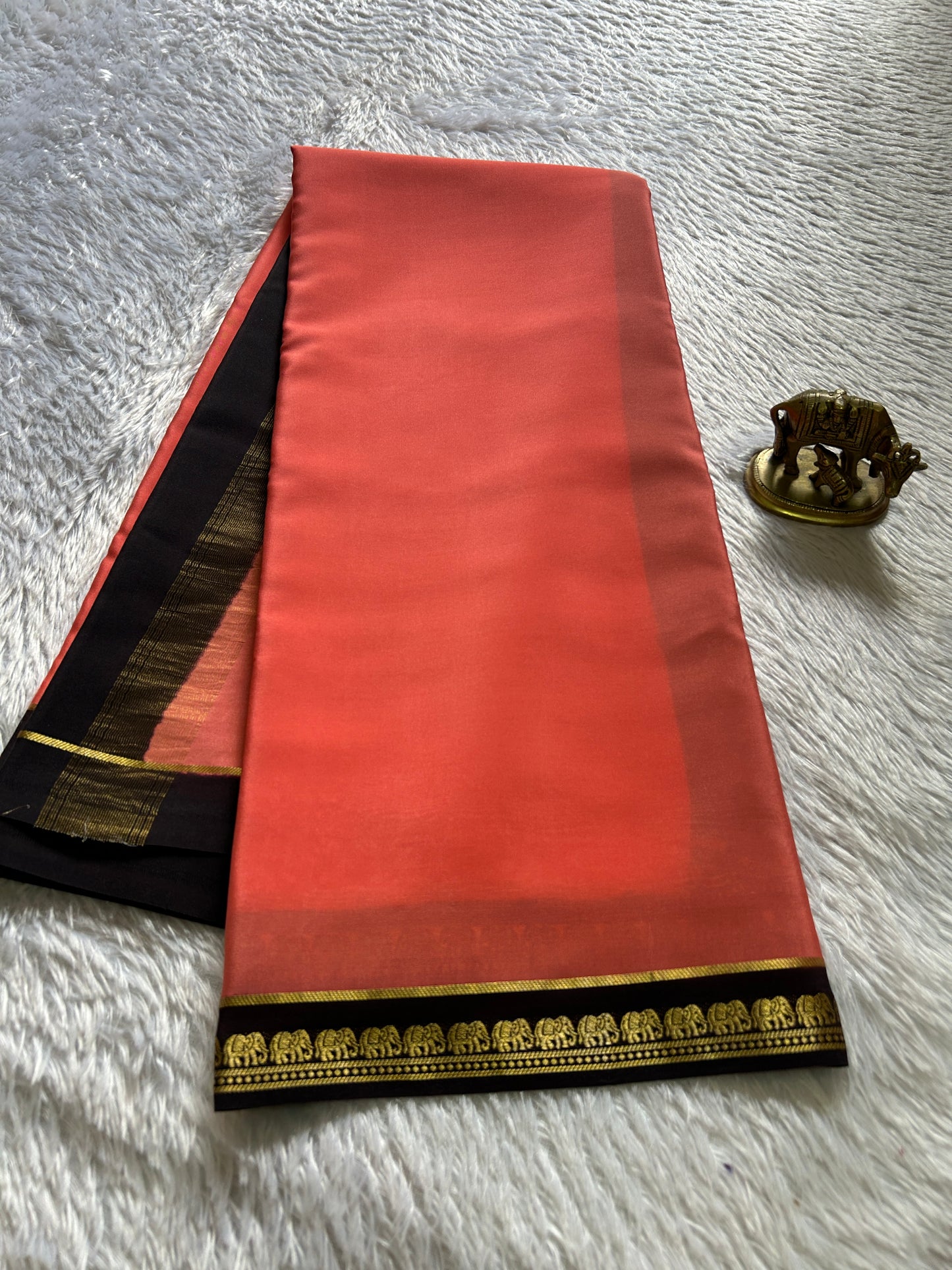 Gamani (2D) : Coral pink-black