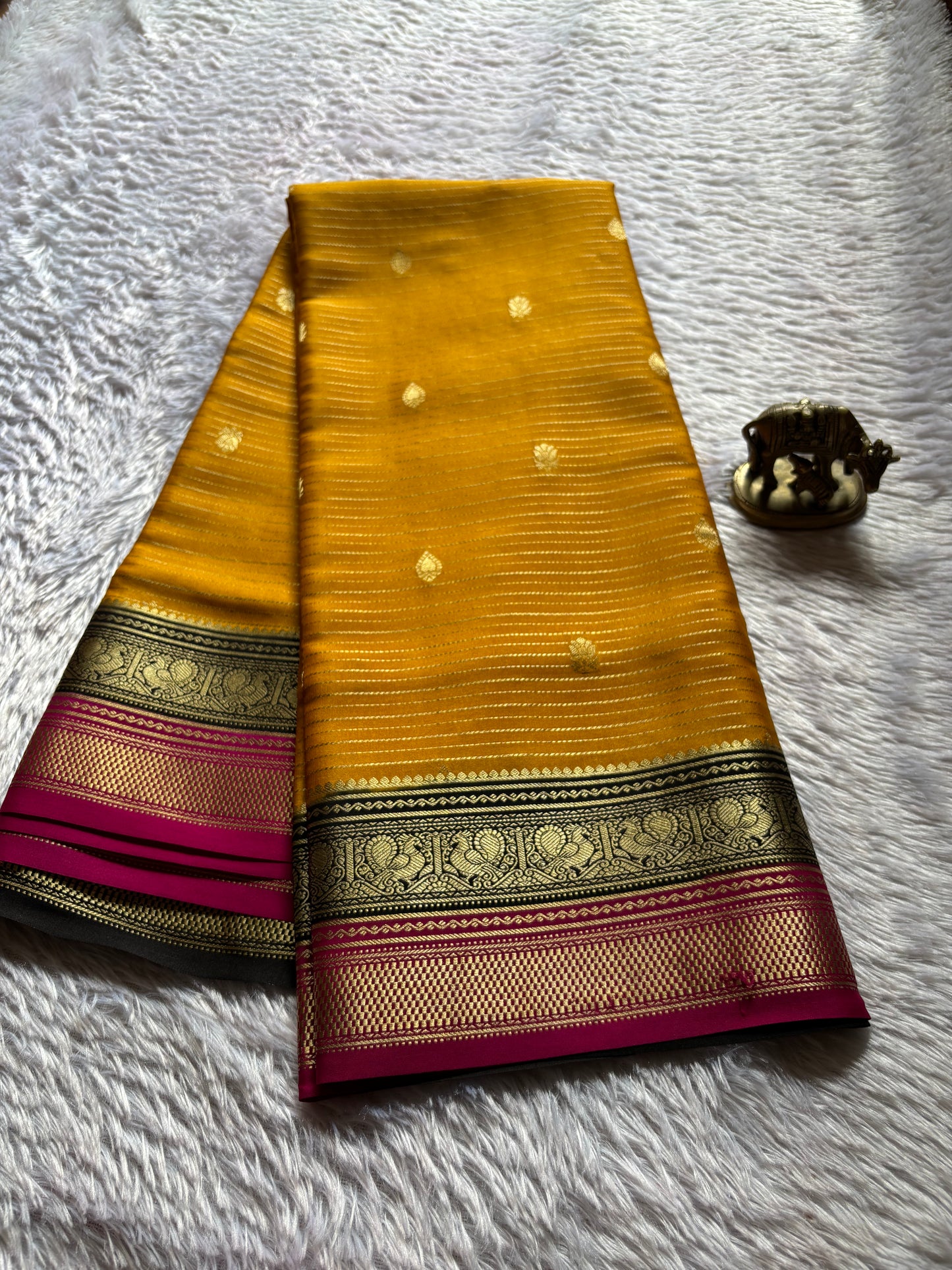Amulya (3D) : Golden yellow-black-dark pink