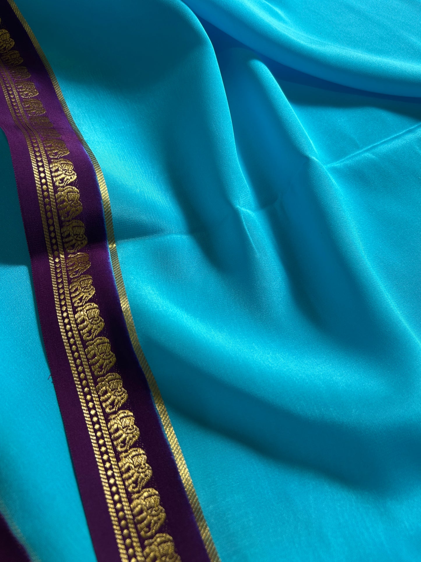 Gamani (2D) : Sky blue-dark magenta