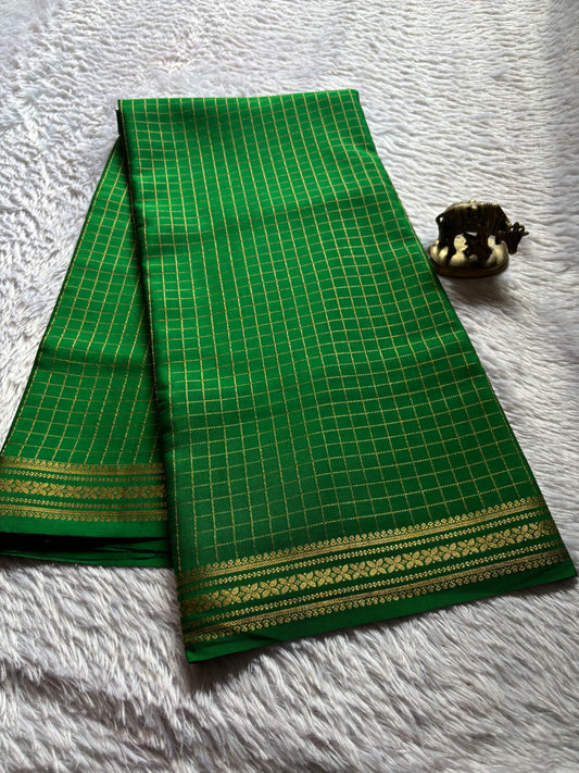 Madhura : Solid Leaf green