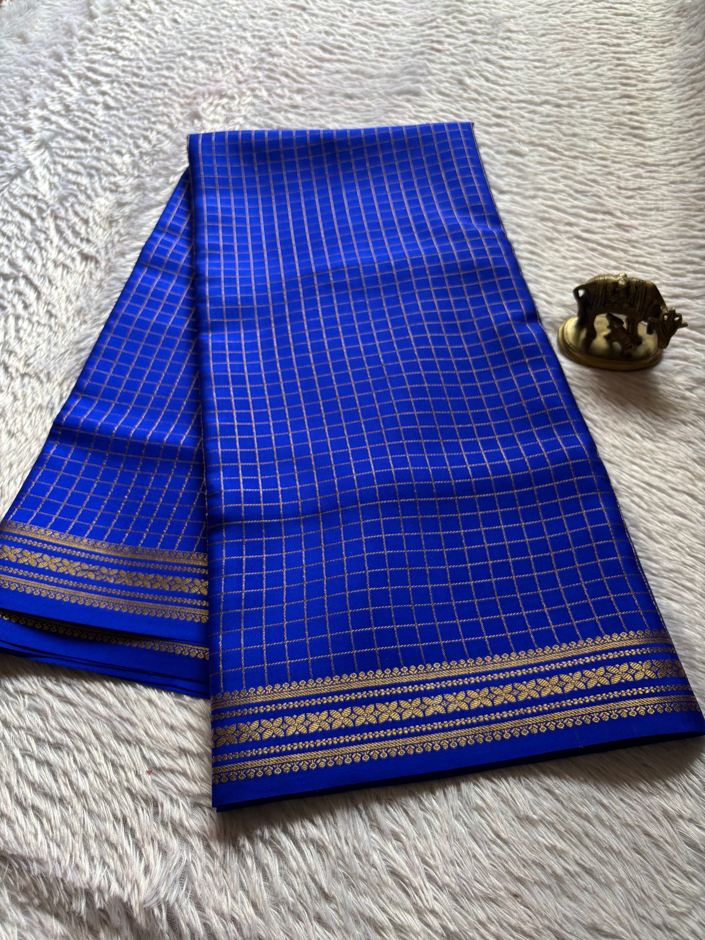 Madhura : Solid Royal blue