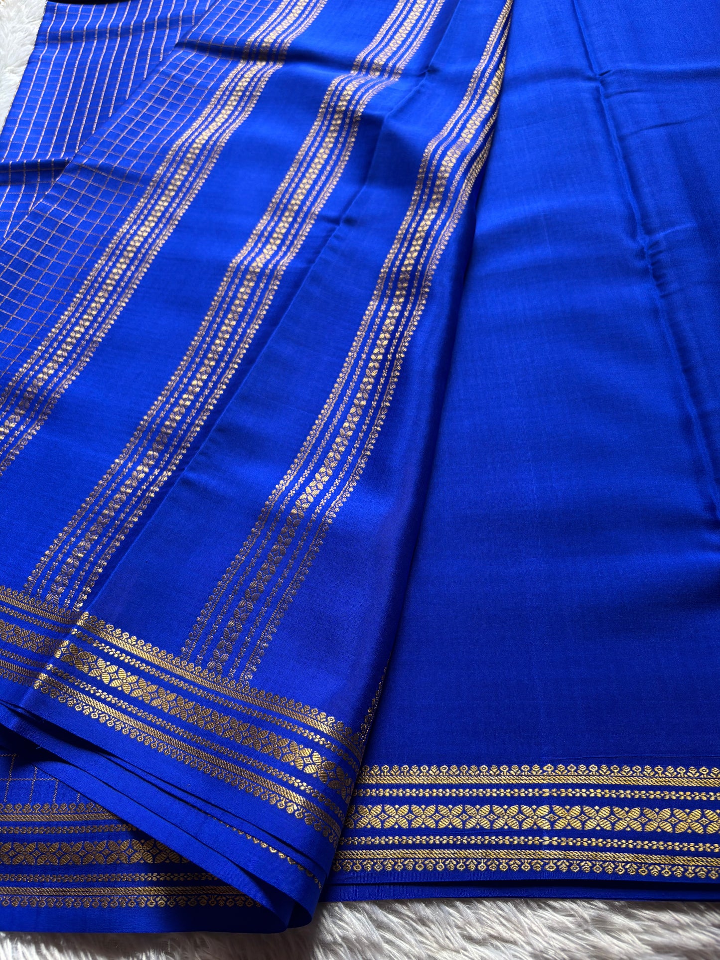 Madhura : Solid Royal blue