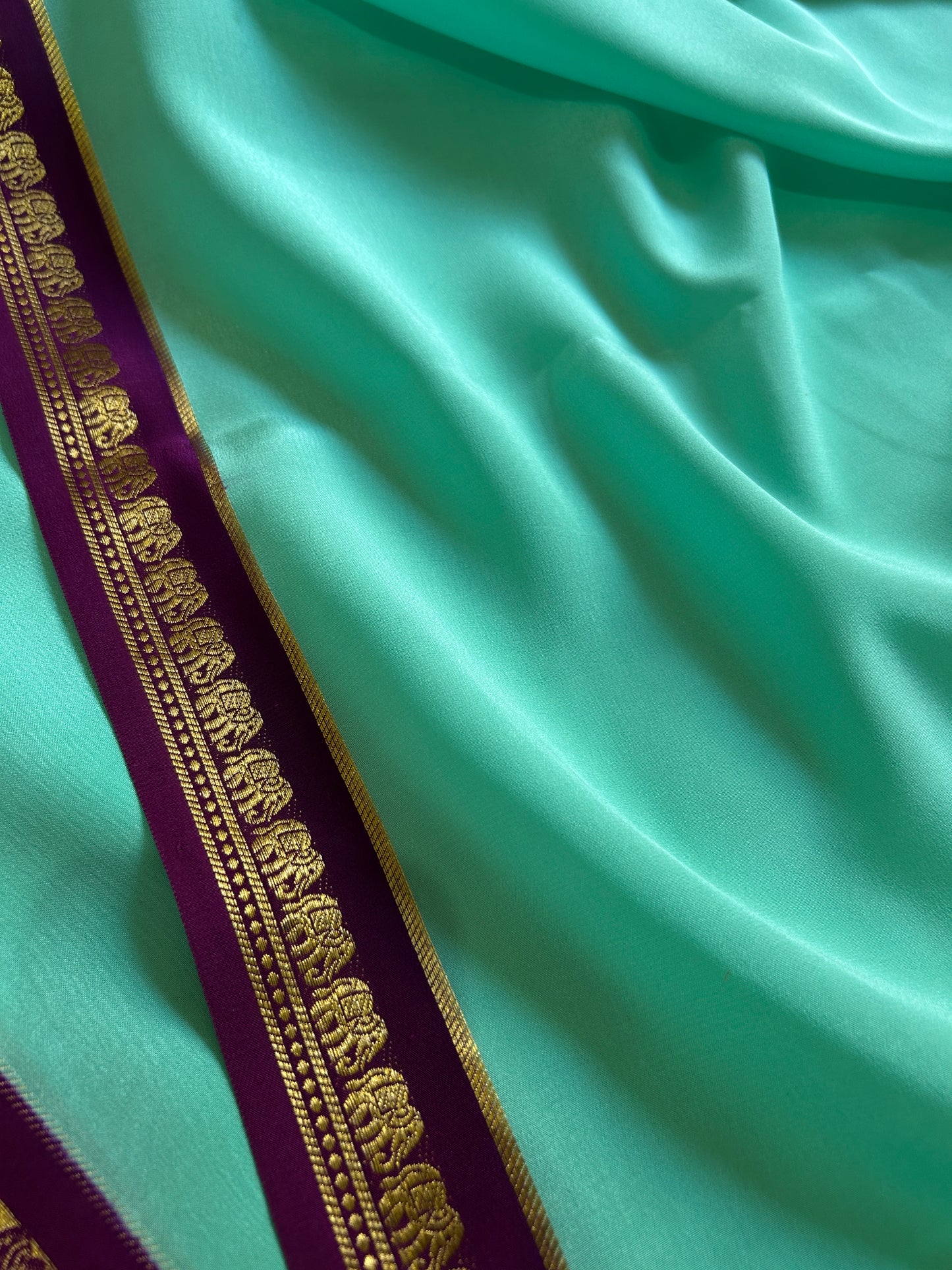 Gamani (2D) : Sea green-dark magenta