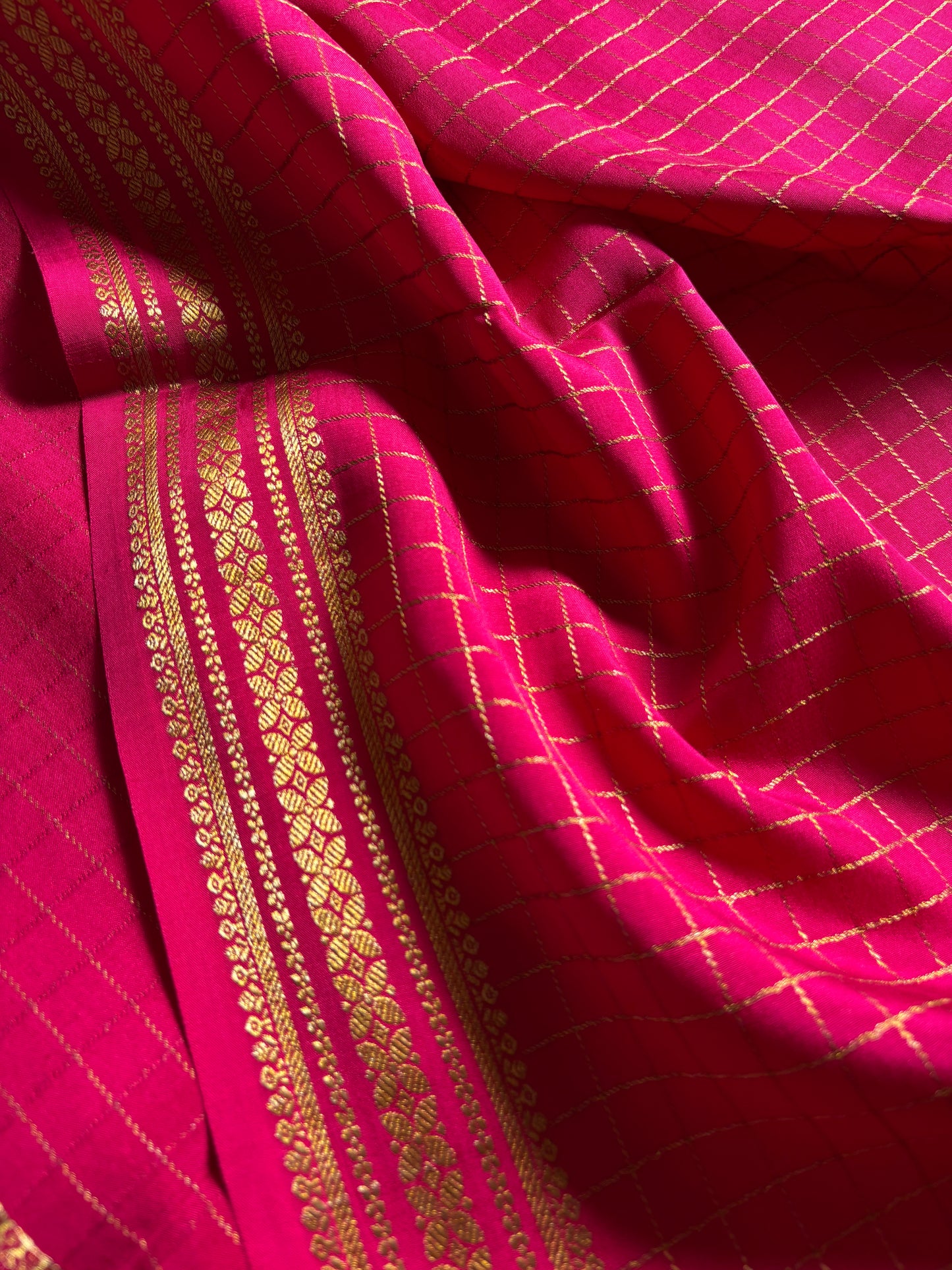 Madhura : Solid Rani pink