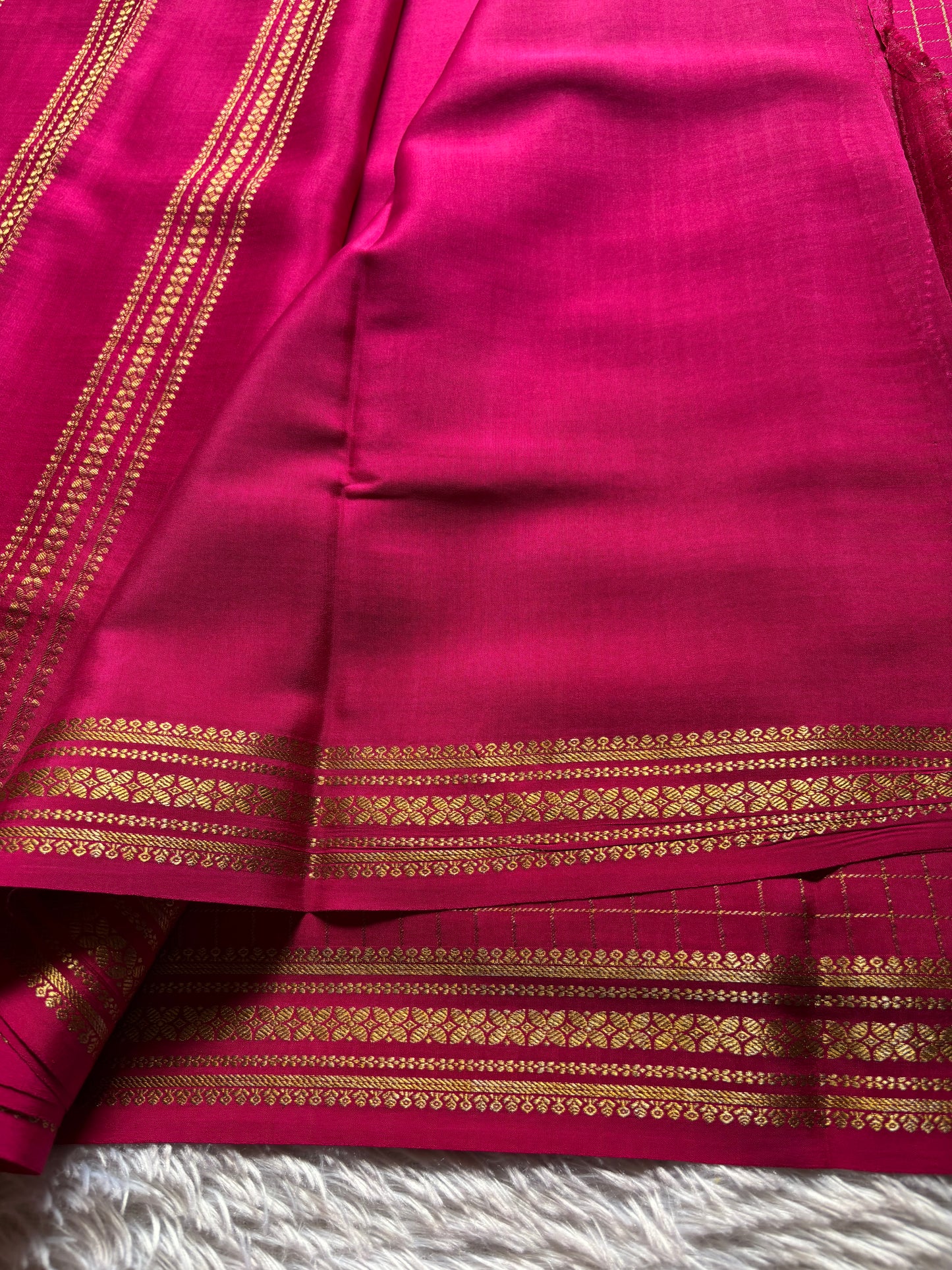 Madhura : Solid Rani pink