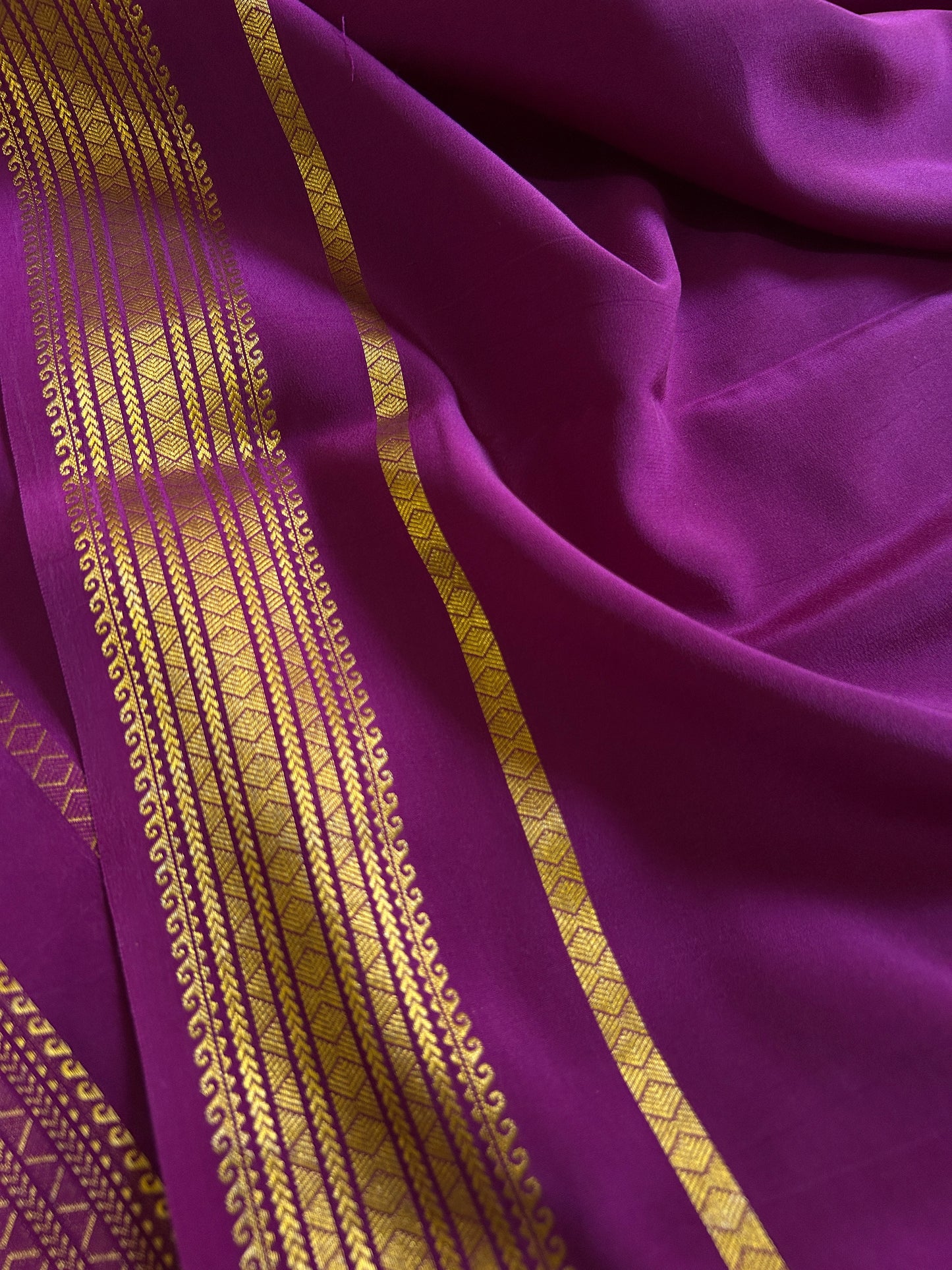 Vanaja : Solid Deep magenta