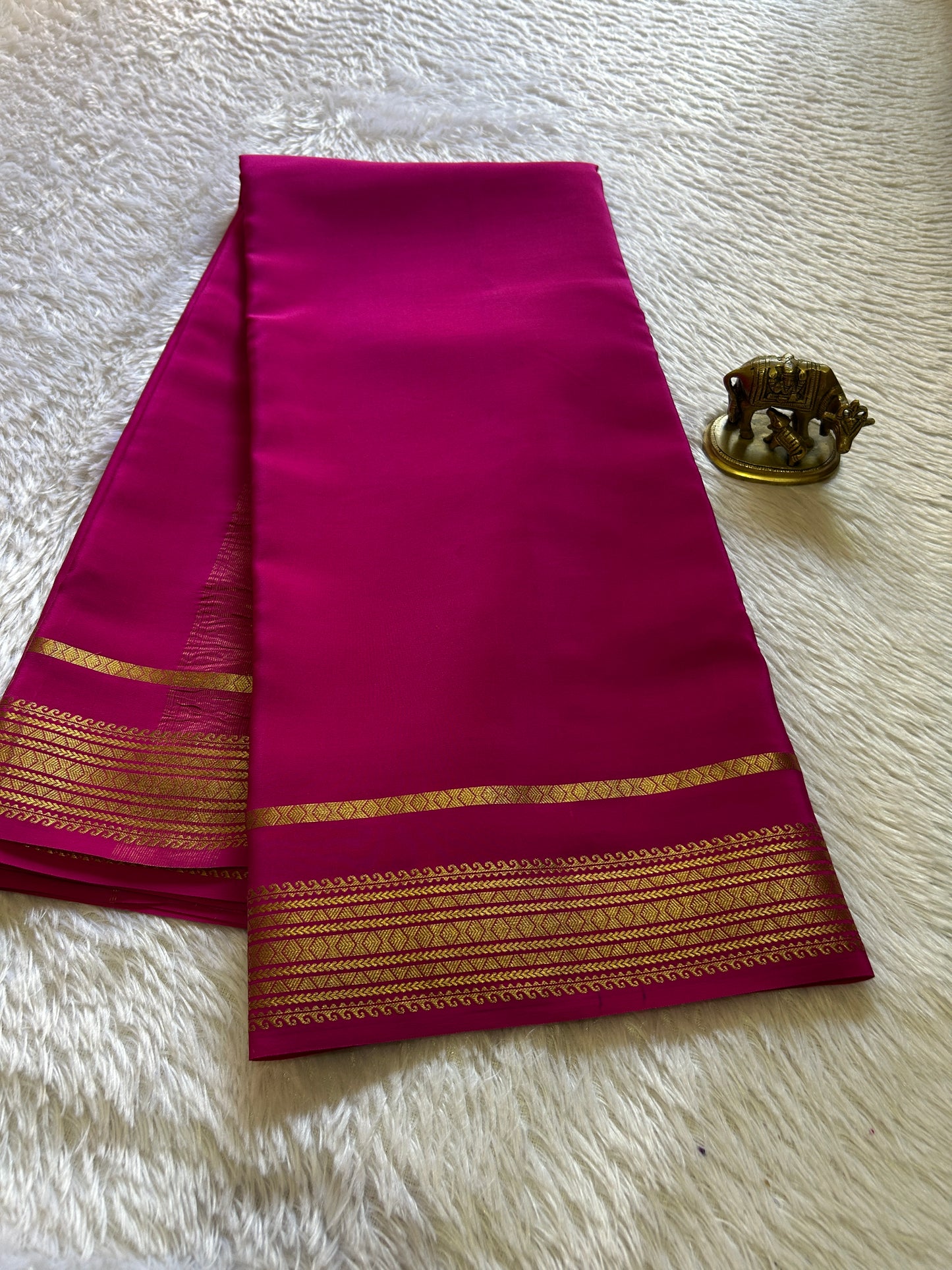 Vanaja : Solid Rani pink