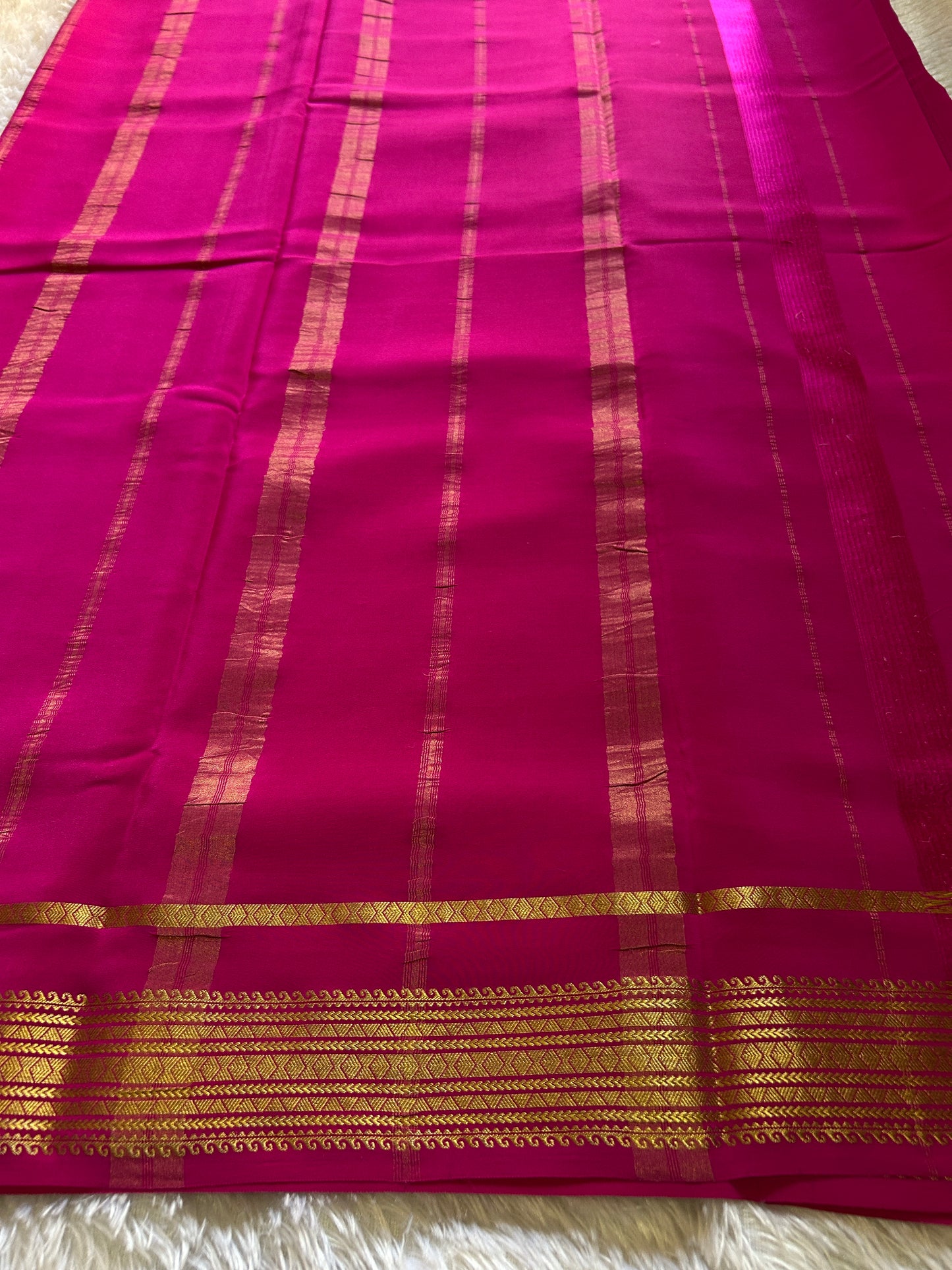 Vanaja : Solid Rani pink