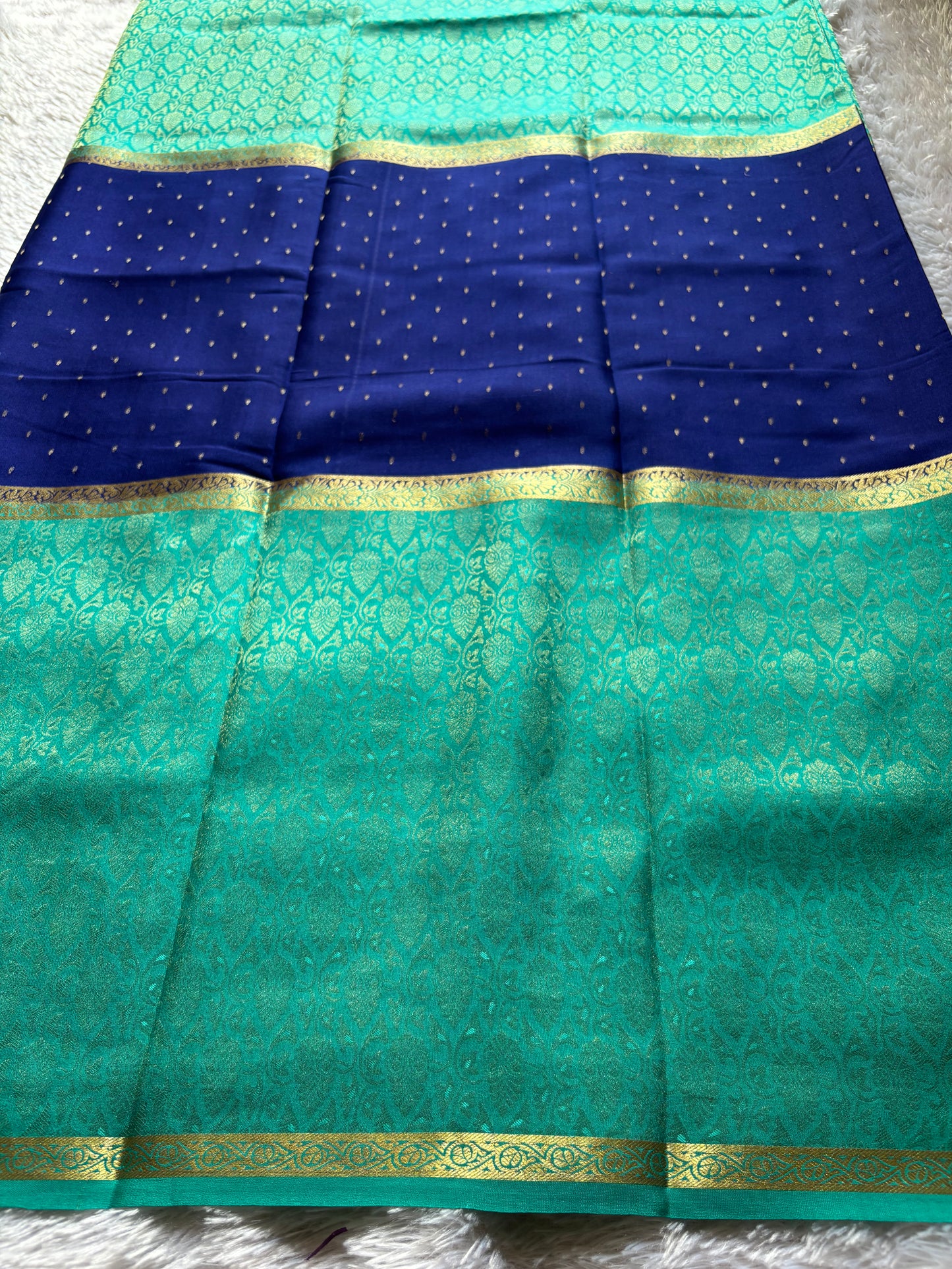 Asha (2D) : Navy blue-turquoise