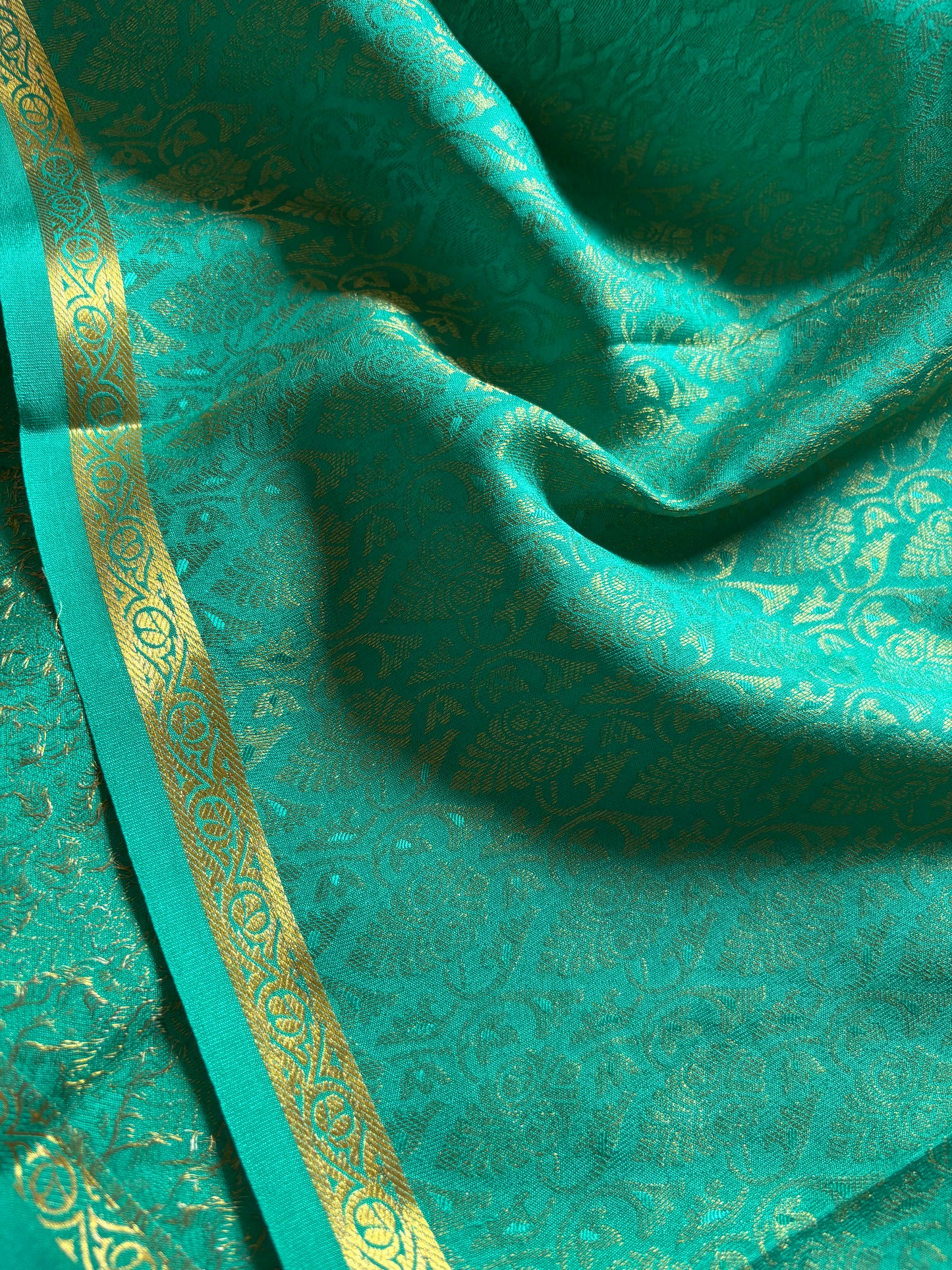 Asha (2D) : Navy blue-turquoise