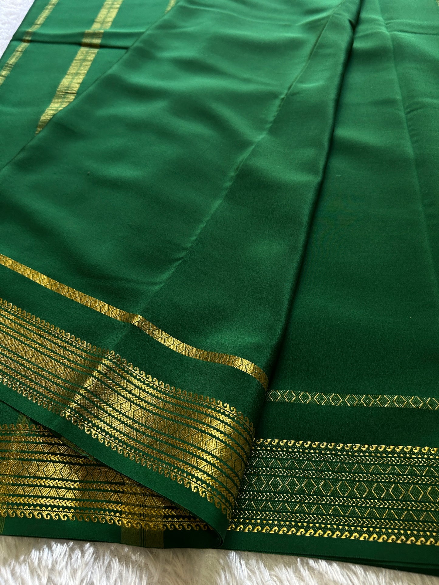 Vanaja : Solid Bottle green
