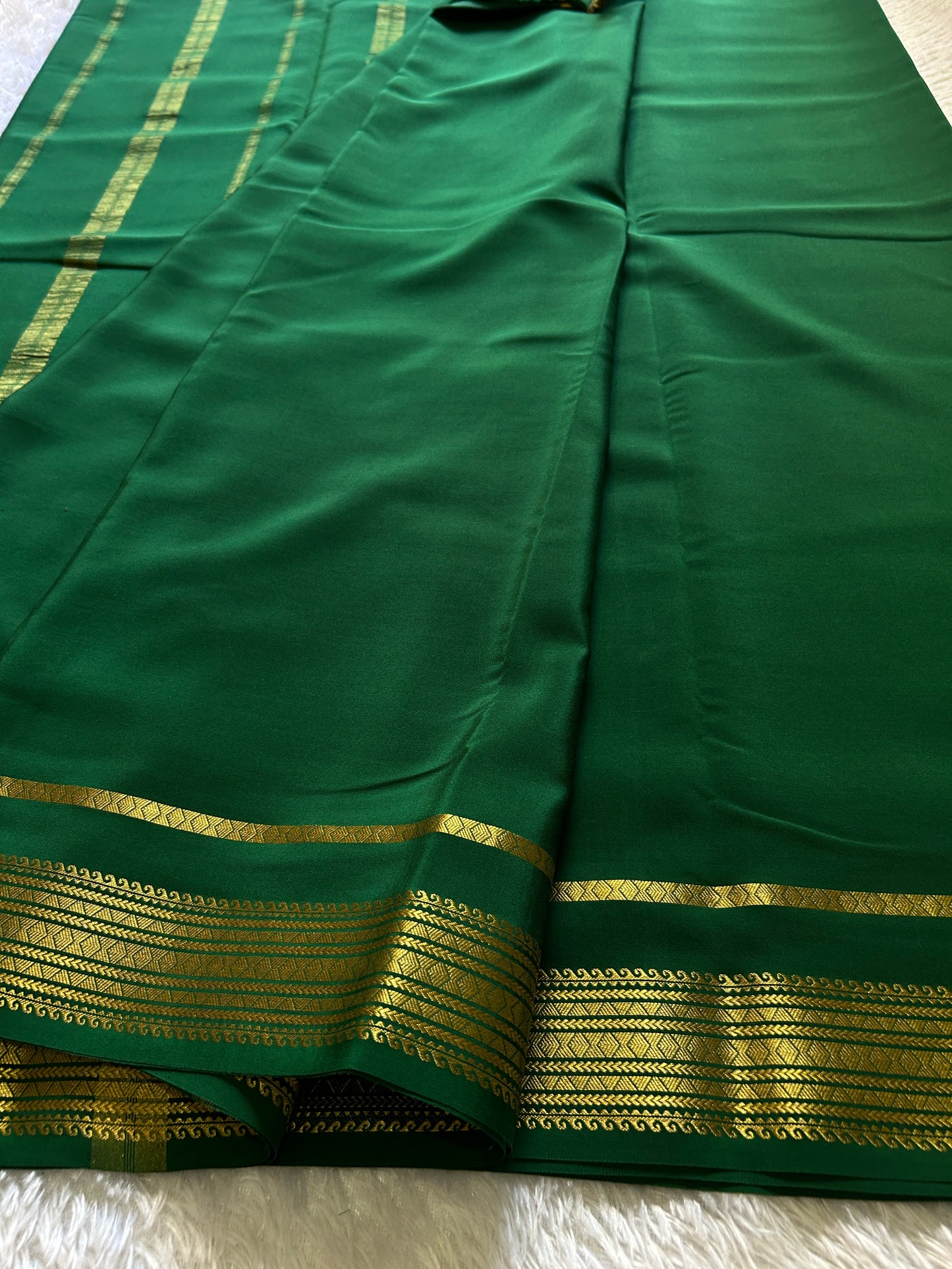 Vanaja : Solid Bottle green