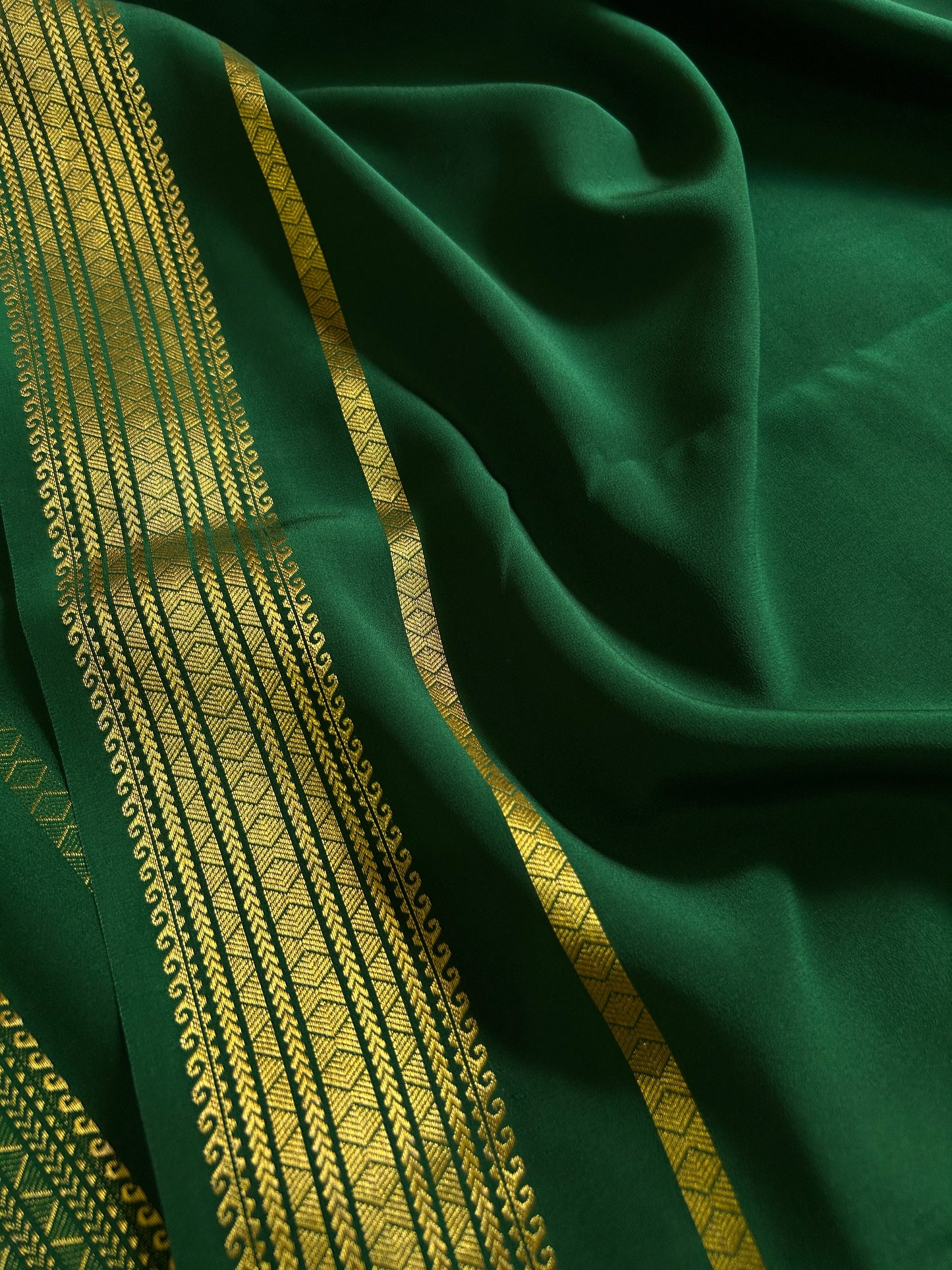 Vanaja : Solid Bottle green