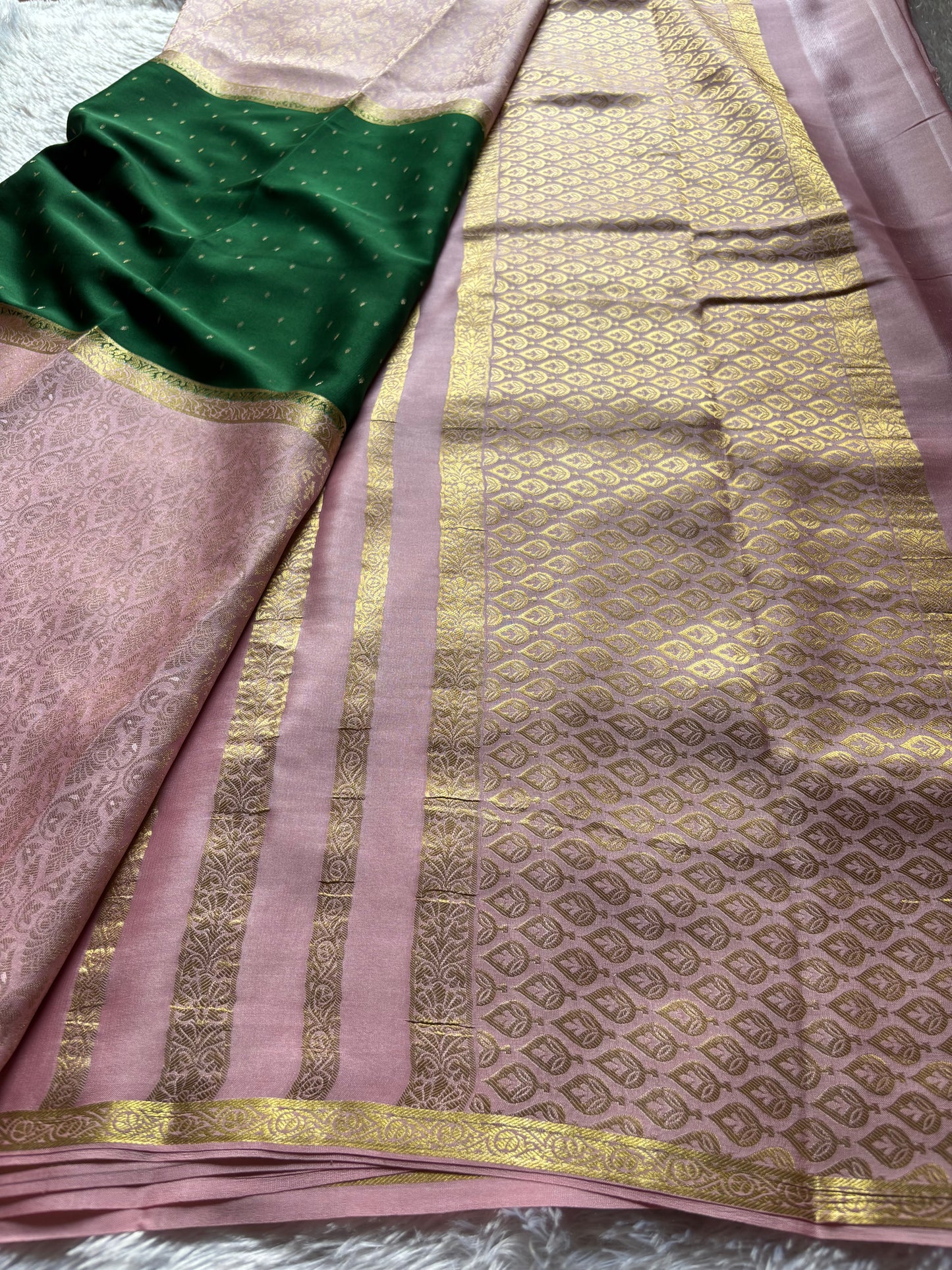 Asha (2D) : Dark green-baby-pink