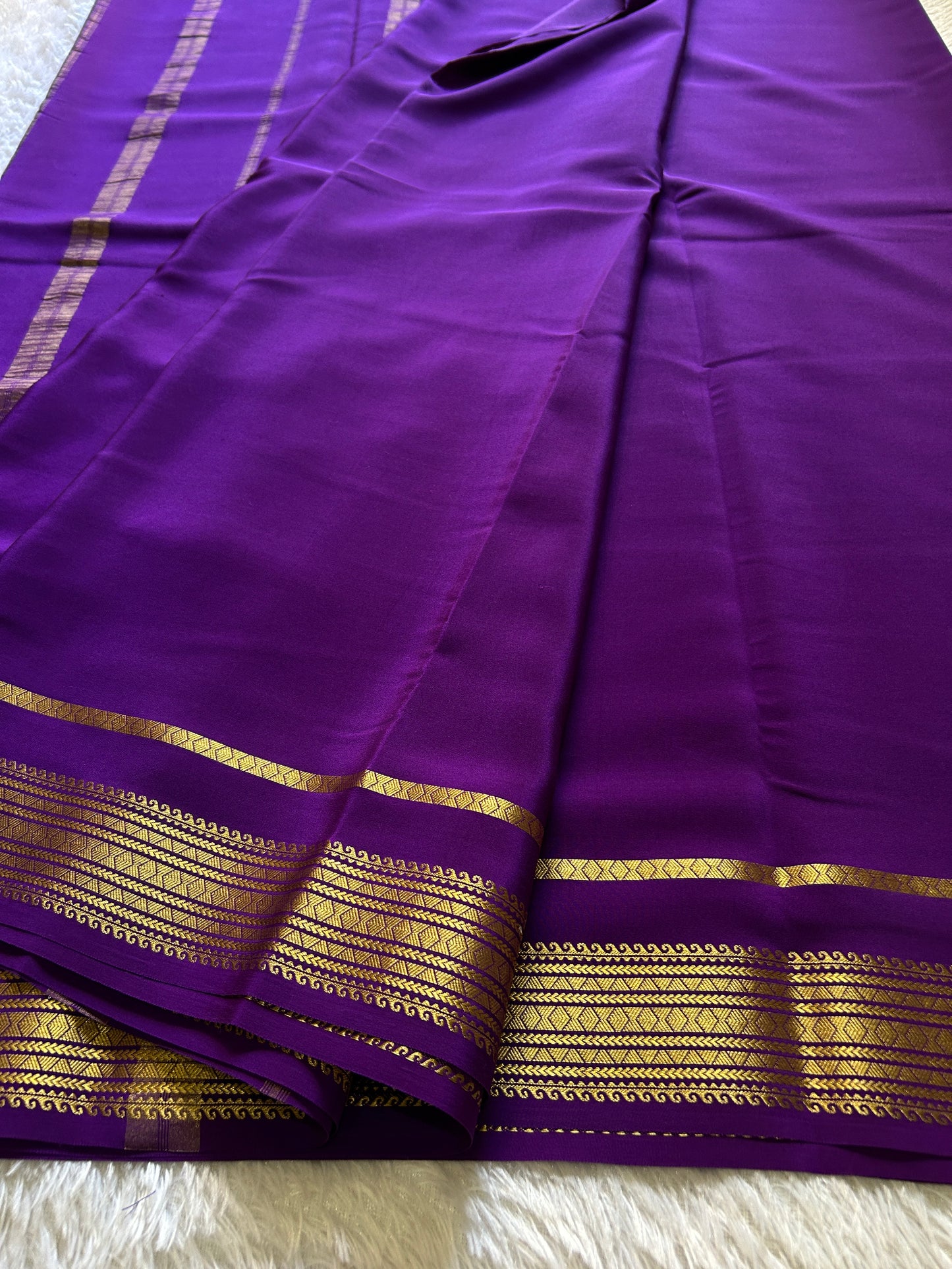Vanaja : Solid Violet