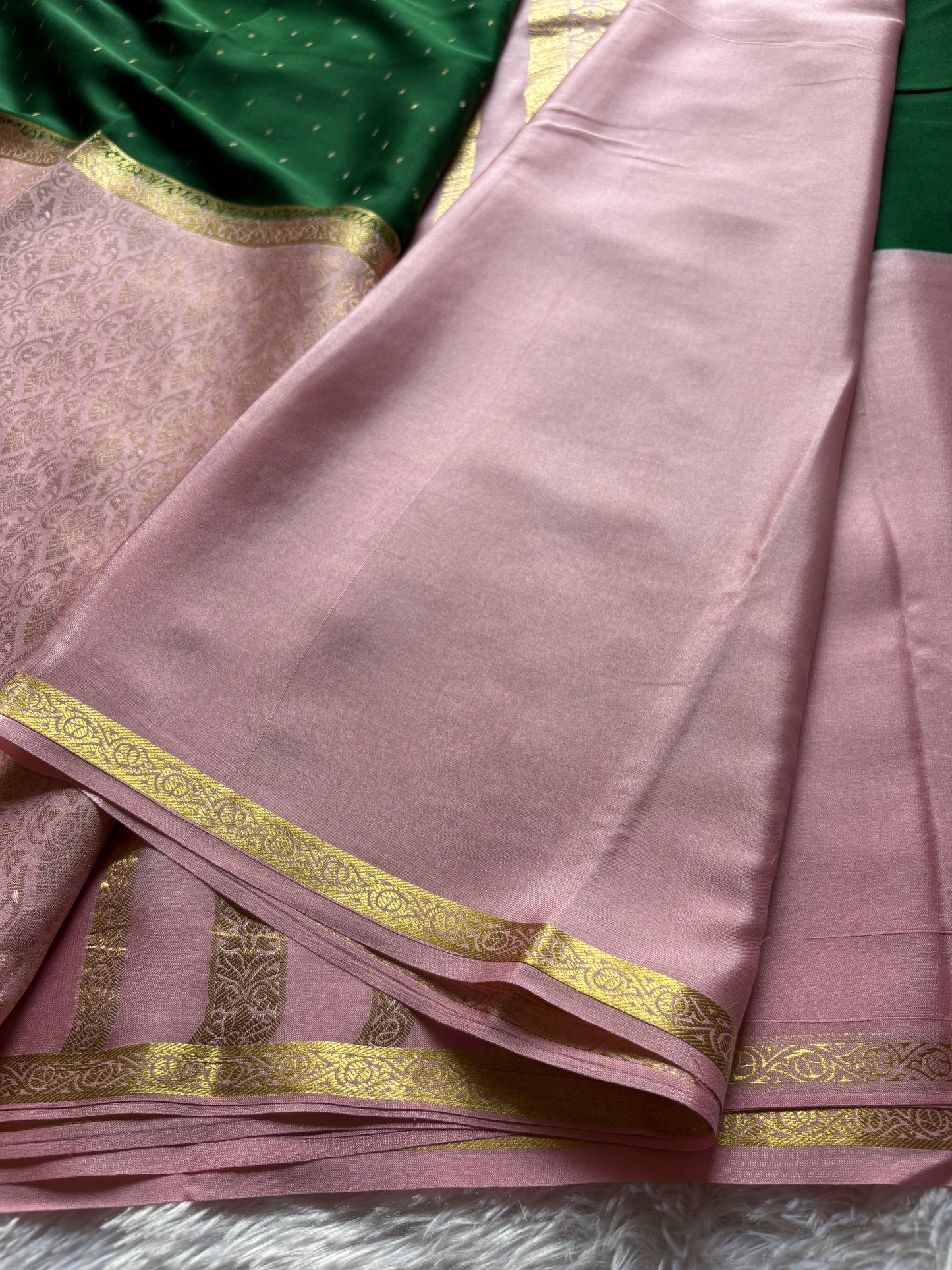 Asha (2D) : Dark green-baby-pink