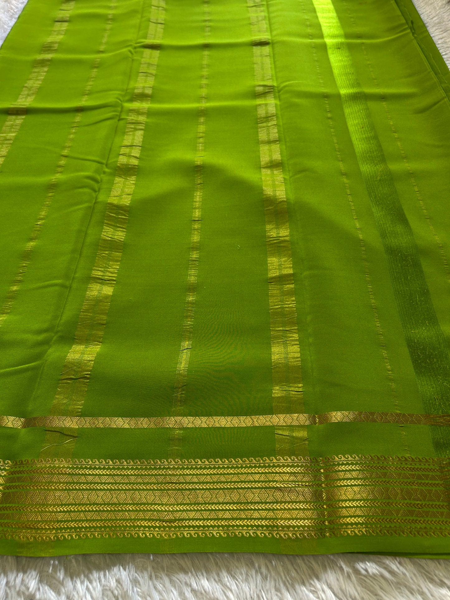 Vanaja : Solid Mehendi green