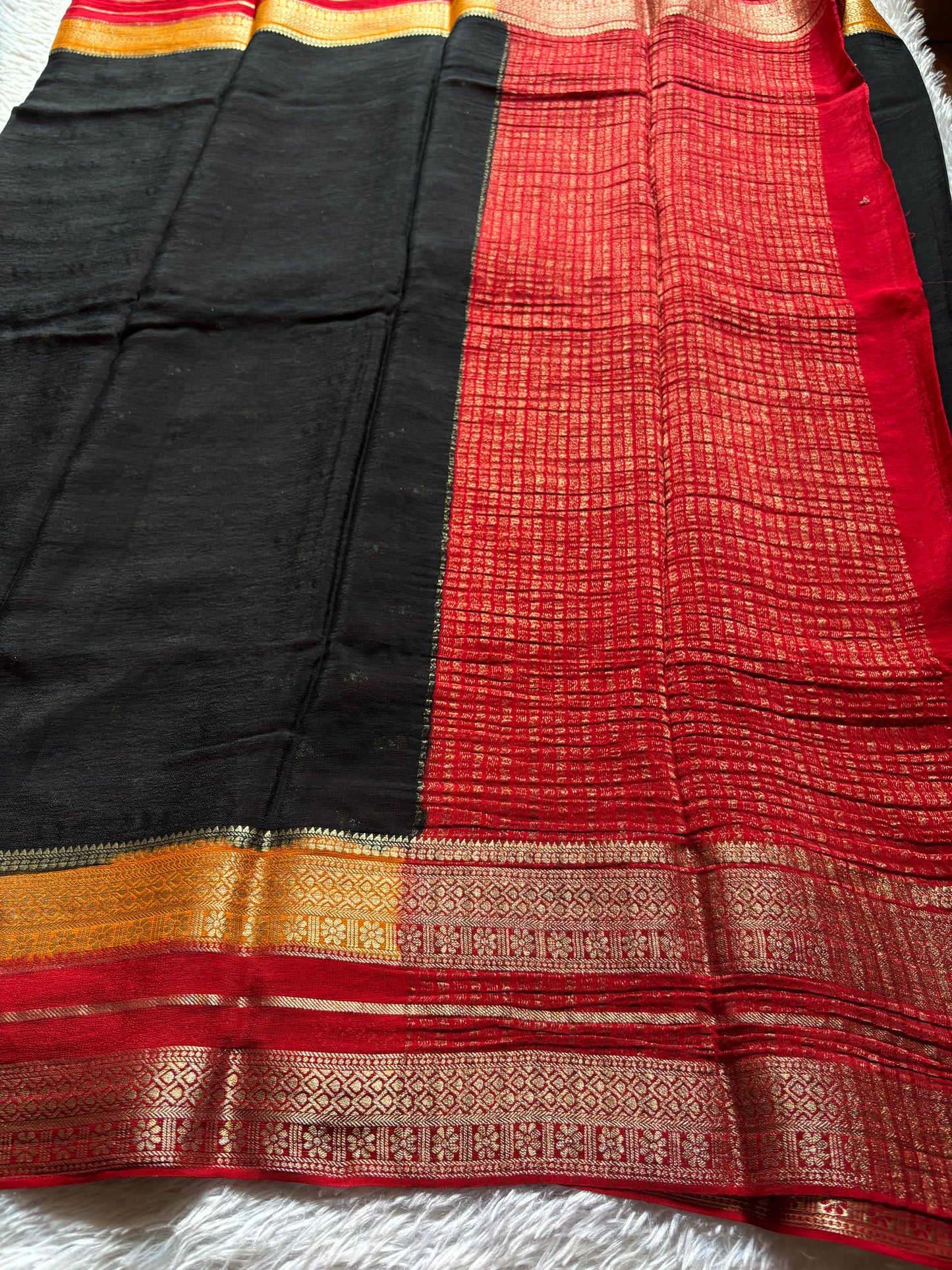 SS107 (3D) : Black-orange-red