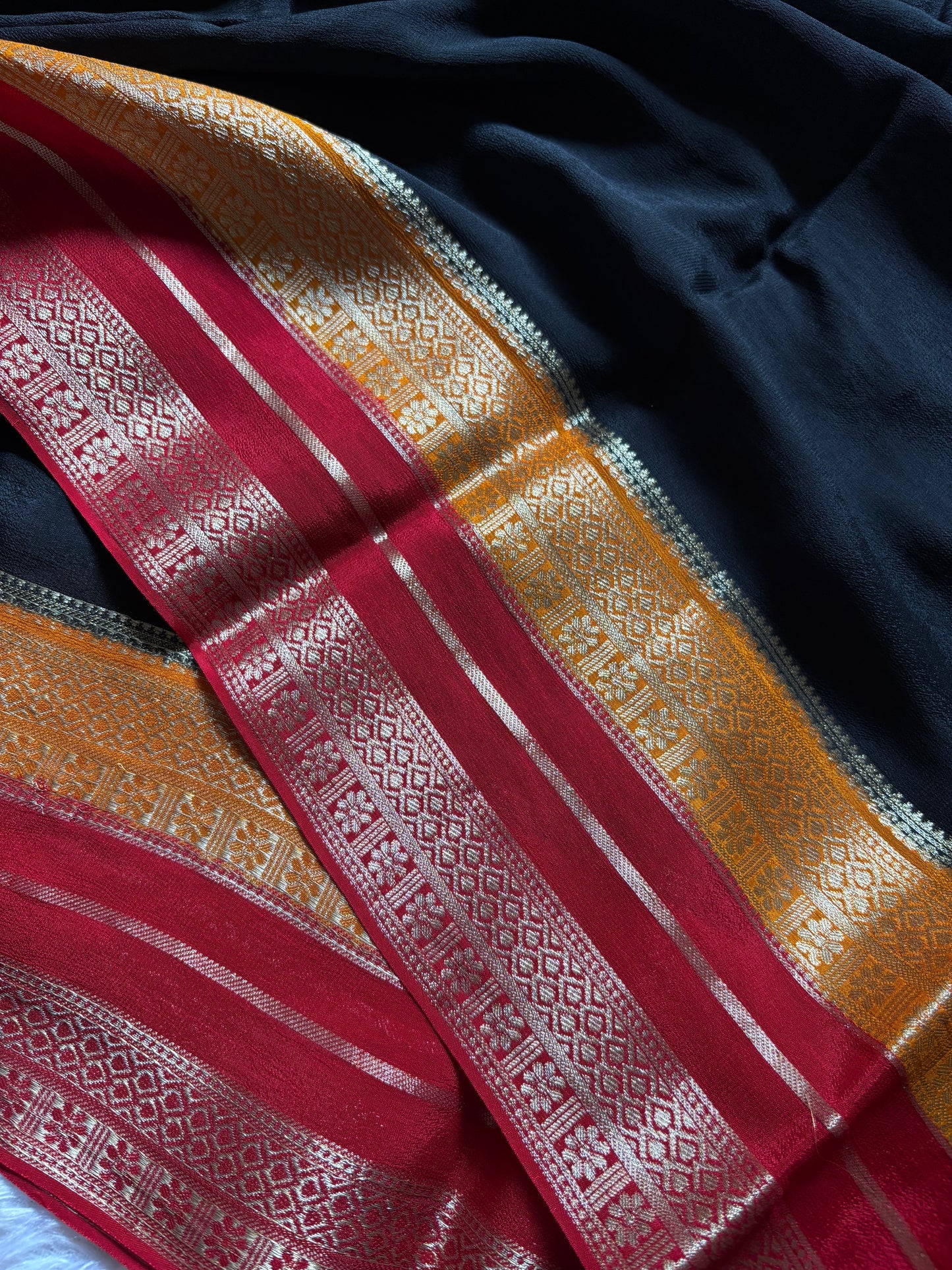 SS107 (3D) : Black-orange-red