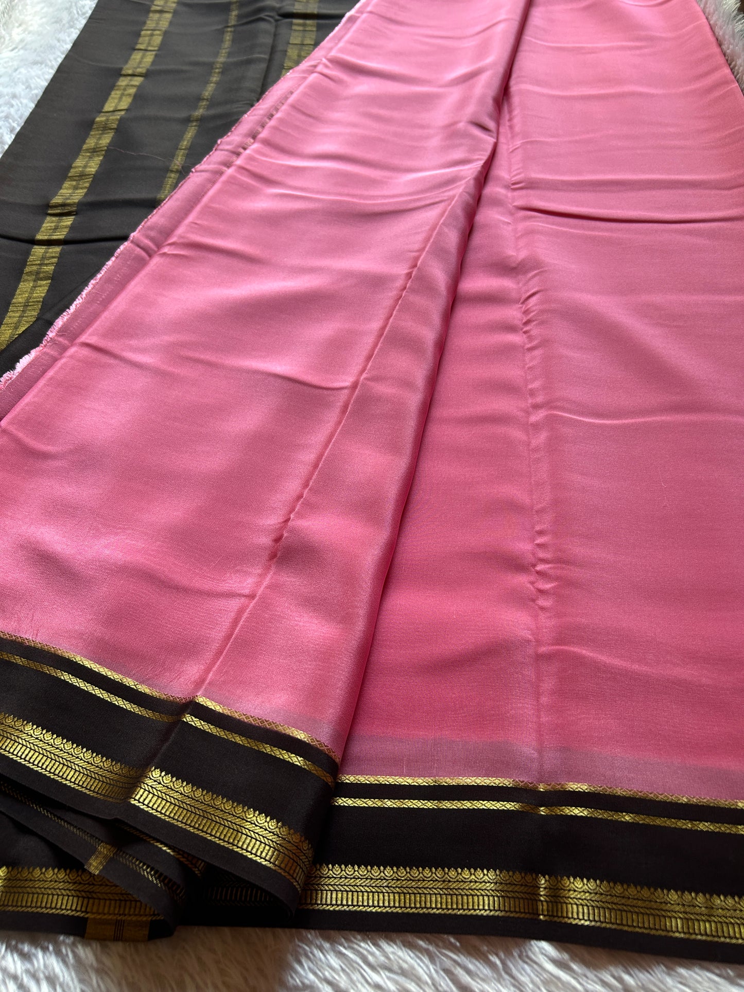 Sumathi (2D) : Light pink-black