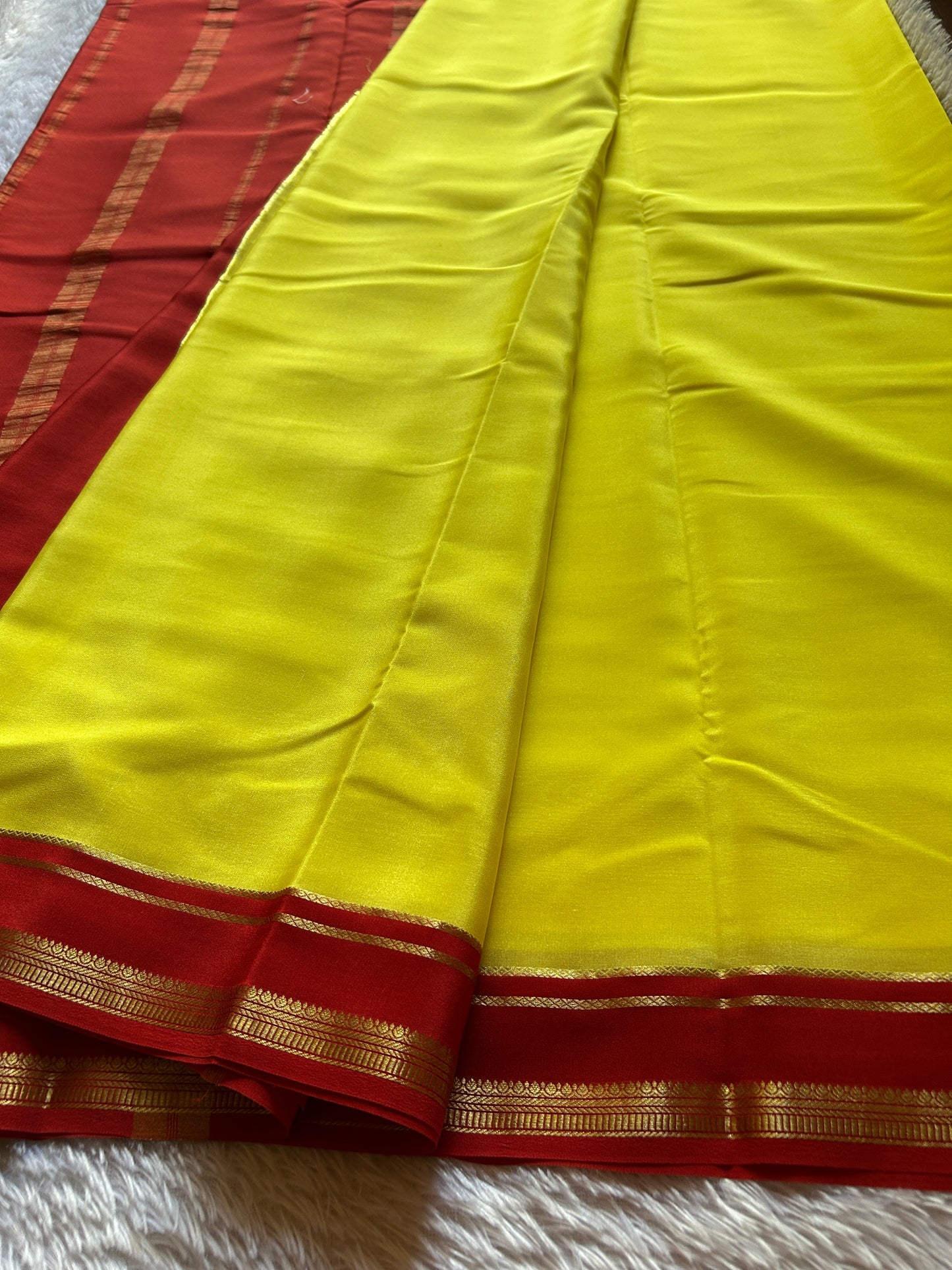 Sumathi (2D) : Lemon yellow-red