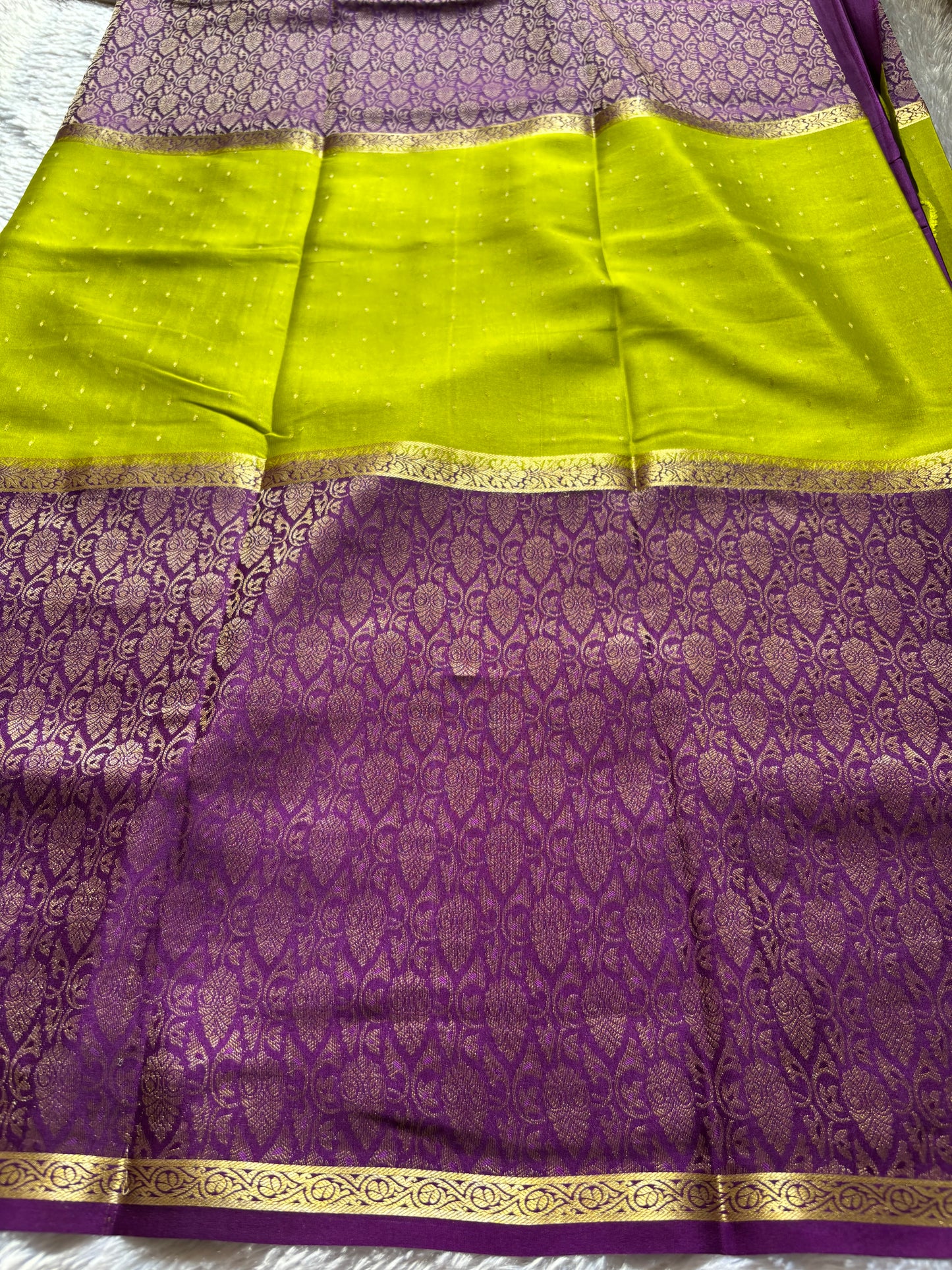 Asha (2D) : Olive-dark magenta