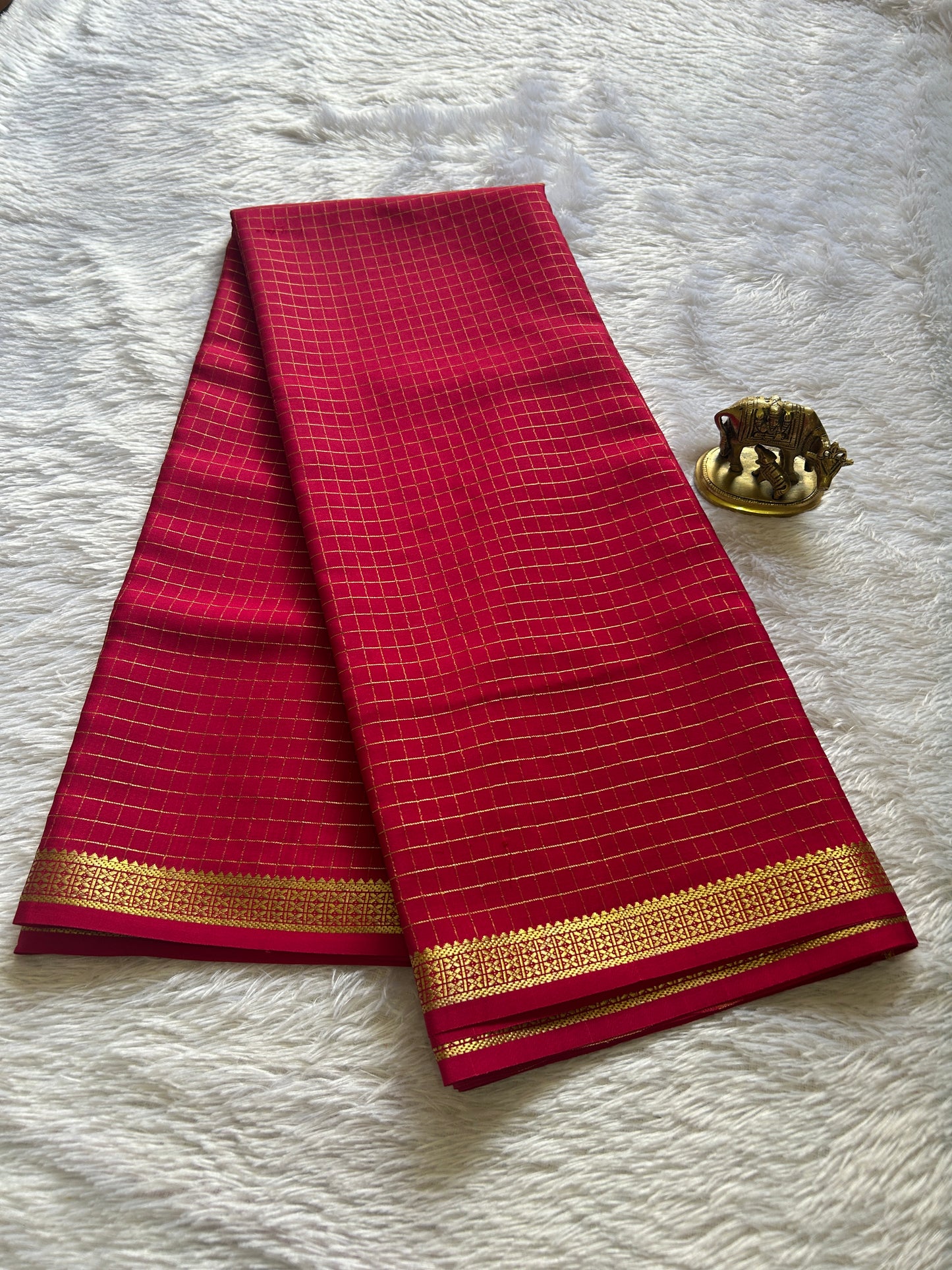 Pavani : Solid Red