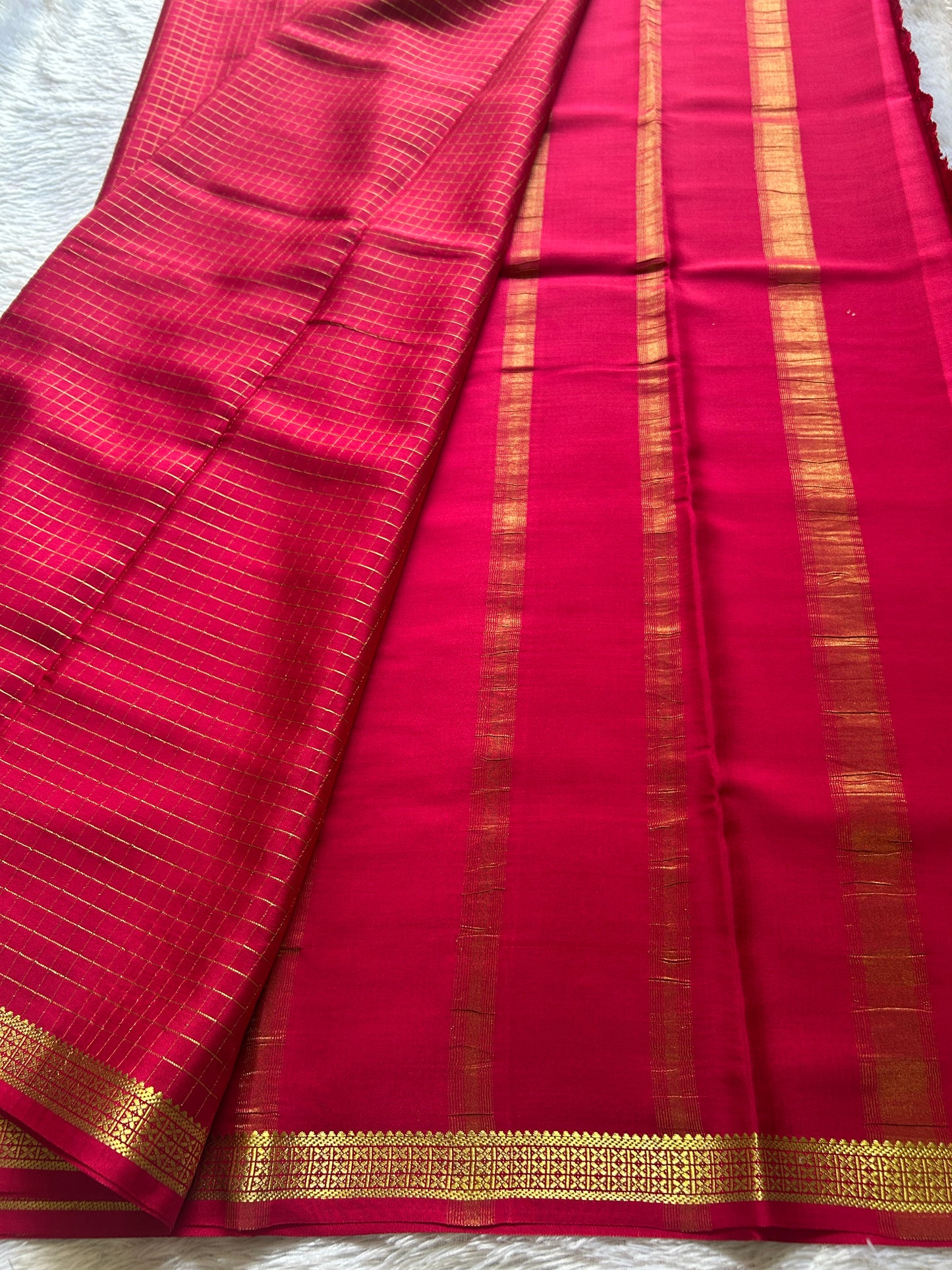 Pavani : Solid Red