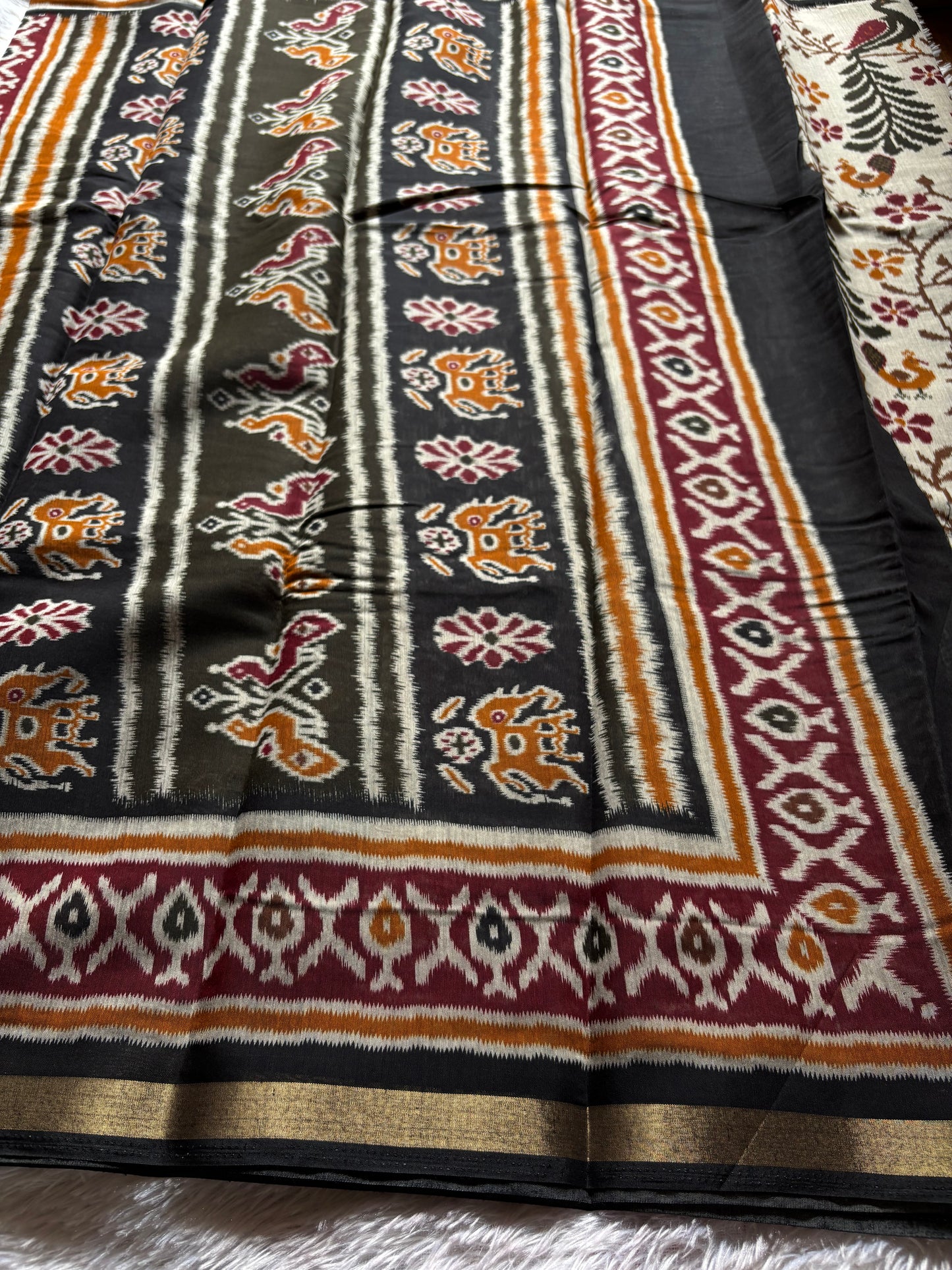 SS112 : Printed Off white-maroon