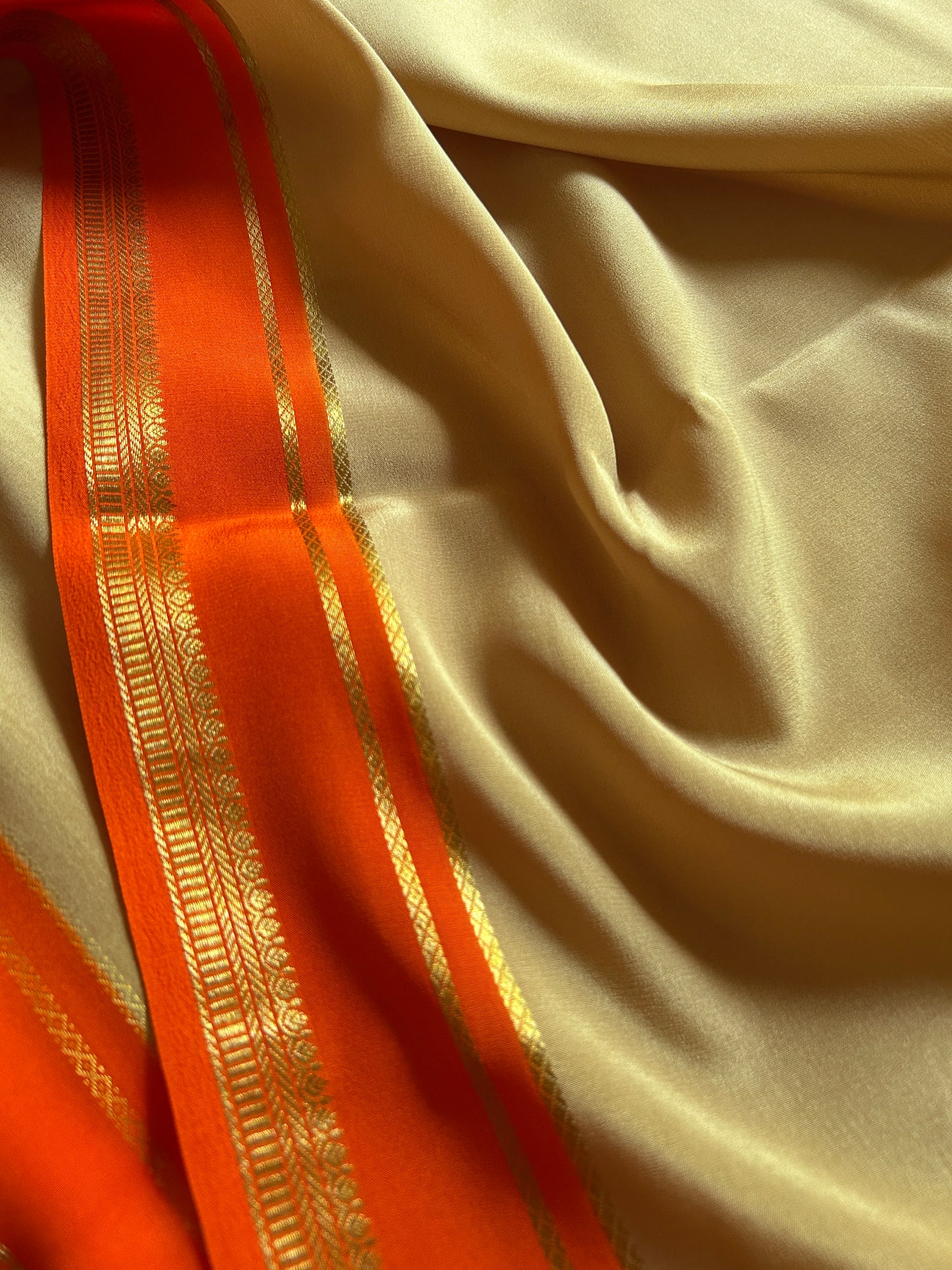 Sumathi (2D) : Beige-orange