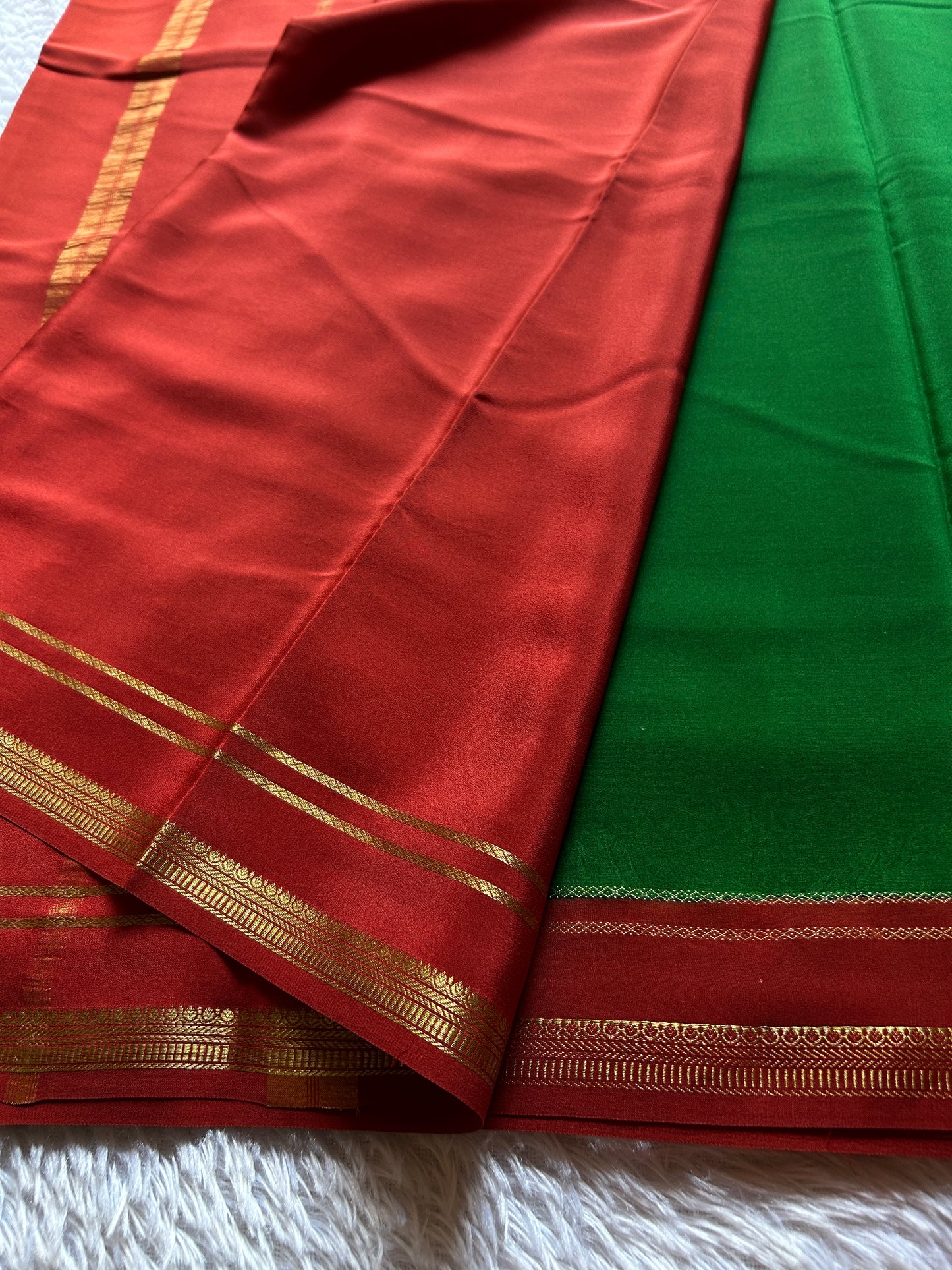Sumathi (2D) : Leaf green-red