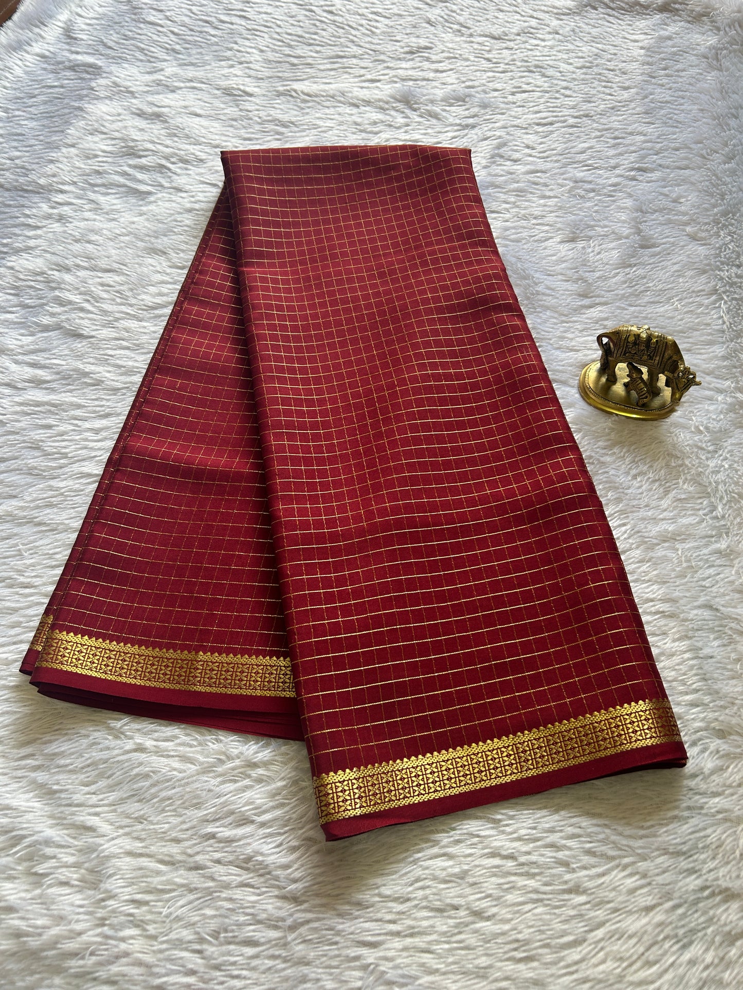 Pavani : Solid Maroon