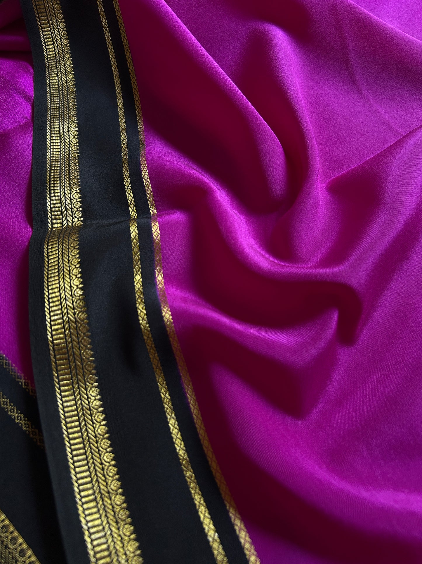 Sumathi (2D) : Magenta-black