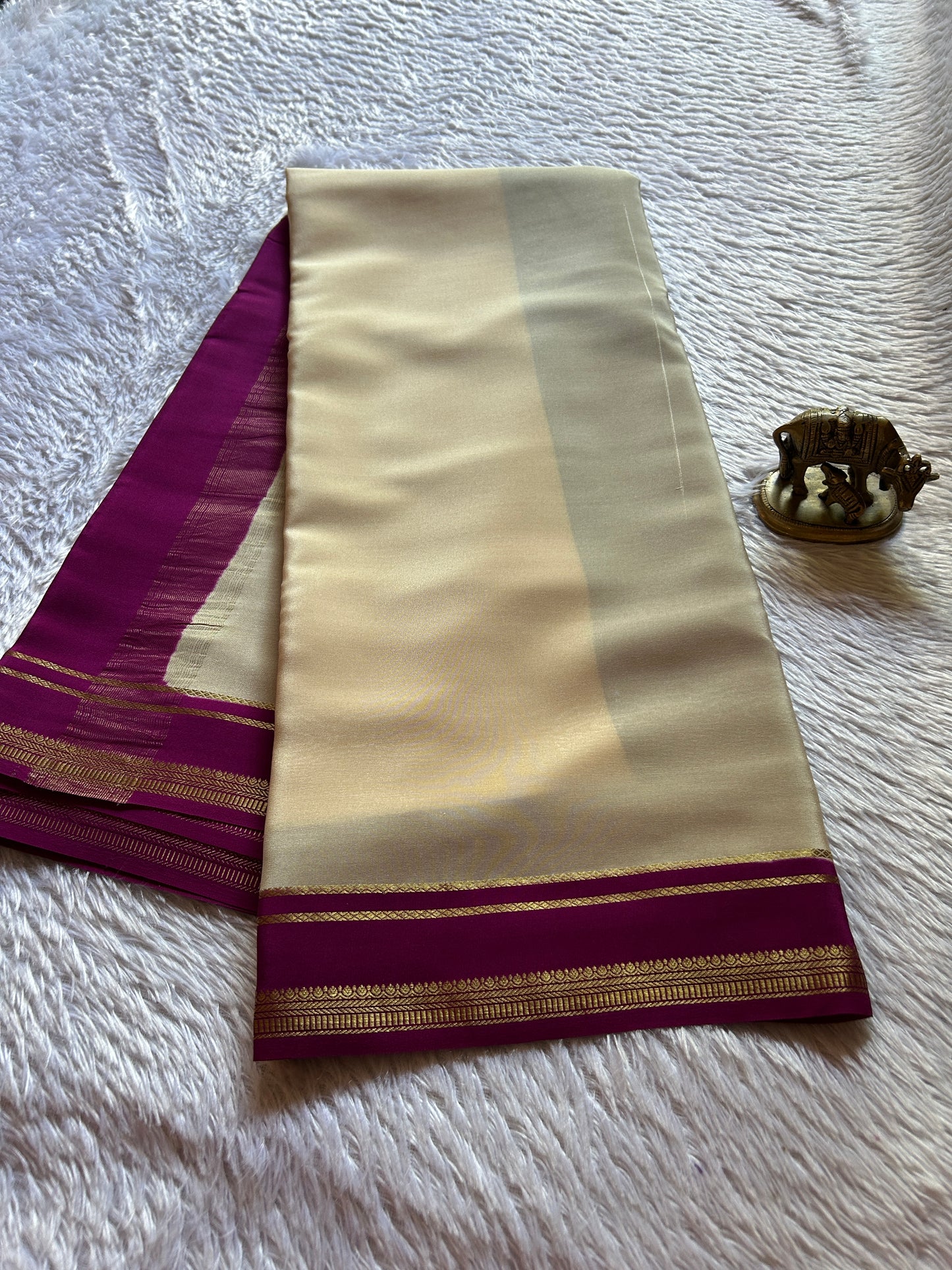Sumathi (2D) : Ivory cream-magenta