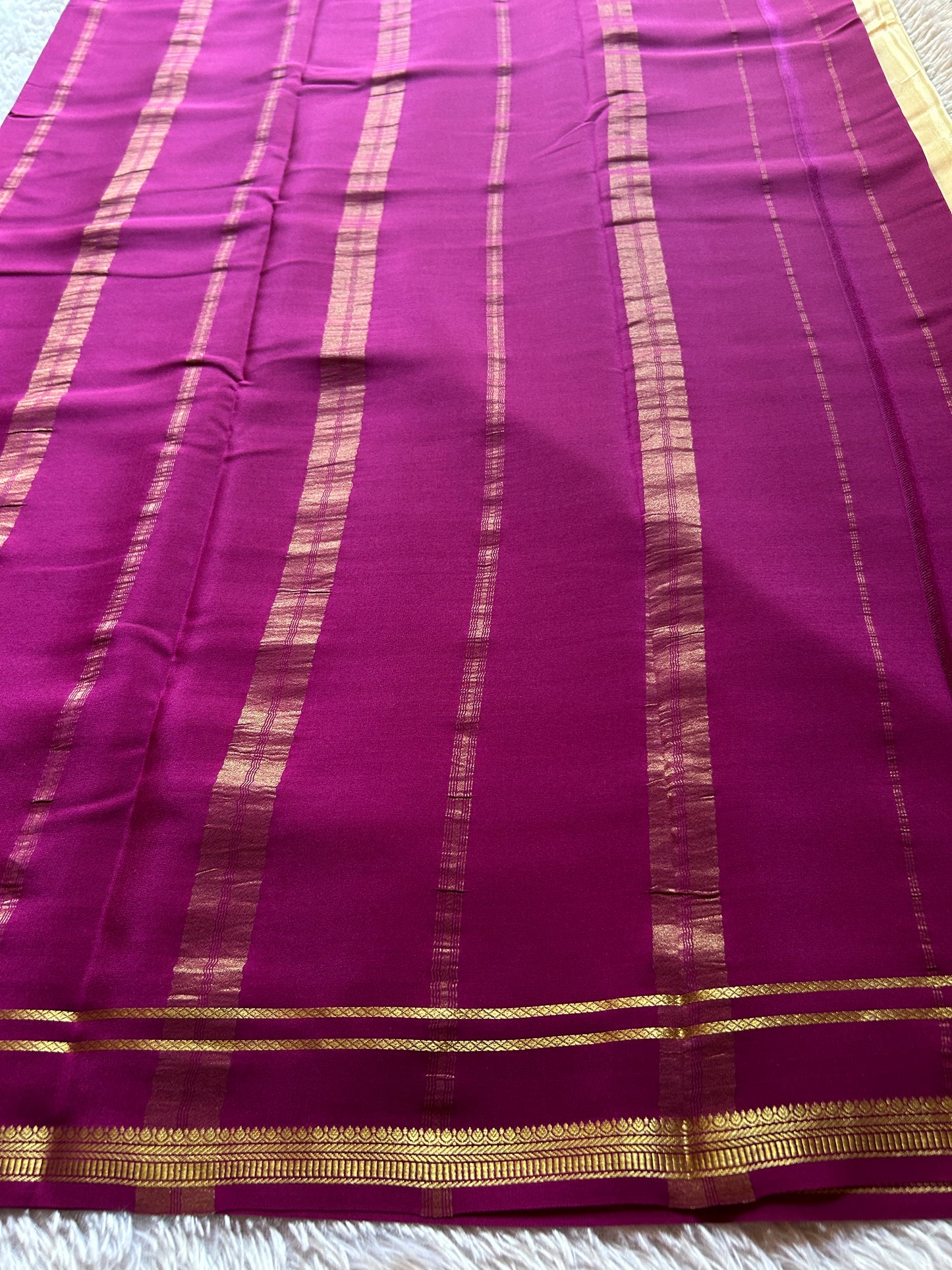 Sumathi (2D) : Ivory cream-magenta
