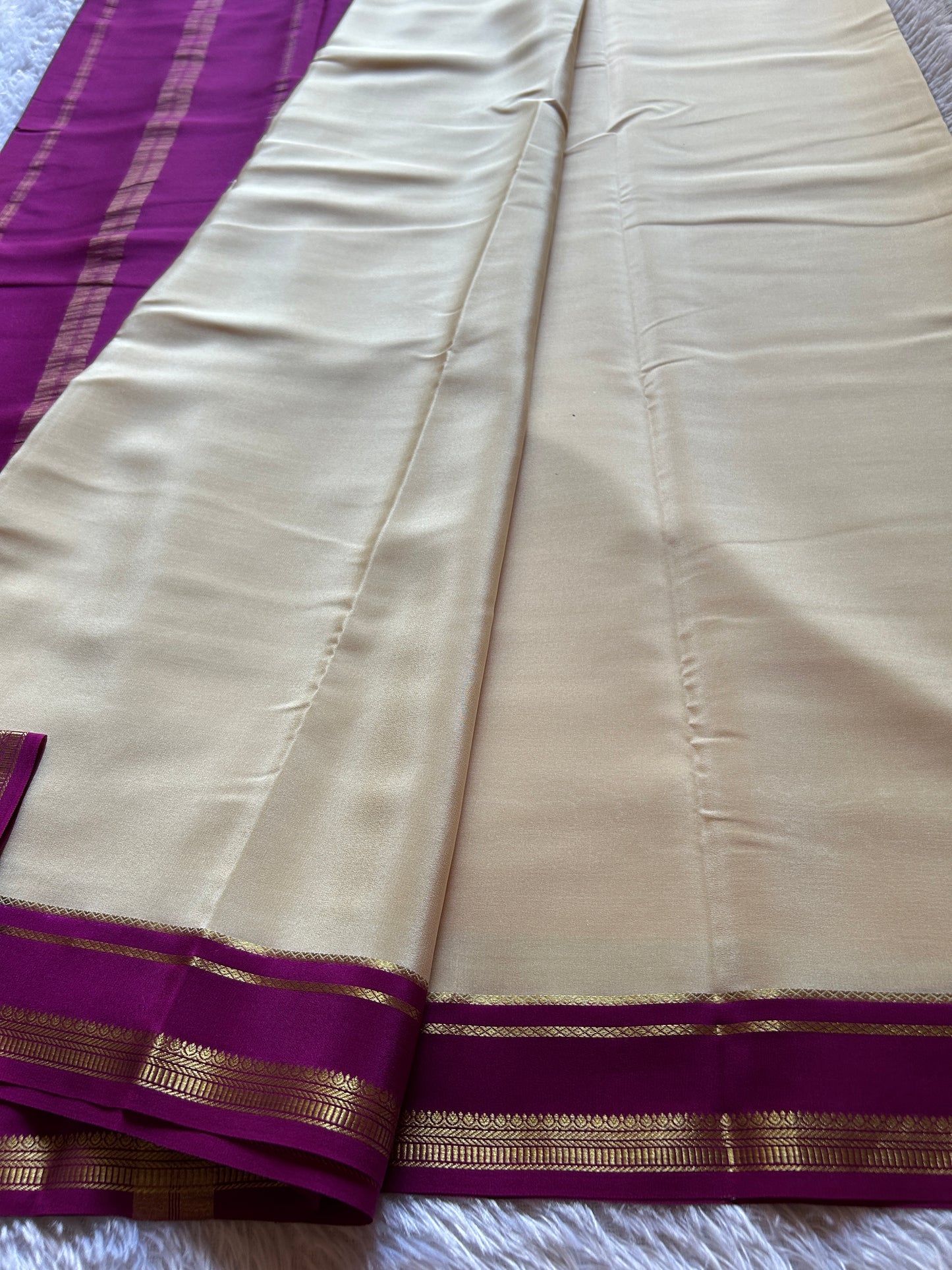 Sumathi (2D) : Ivory cream-magenta