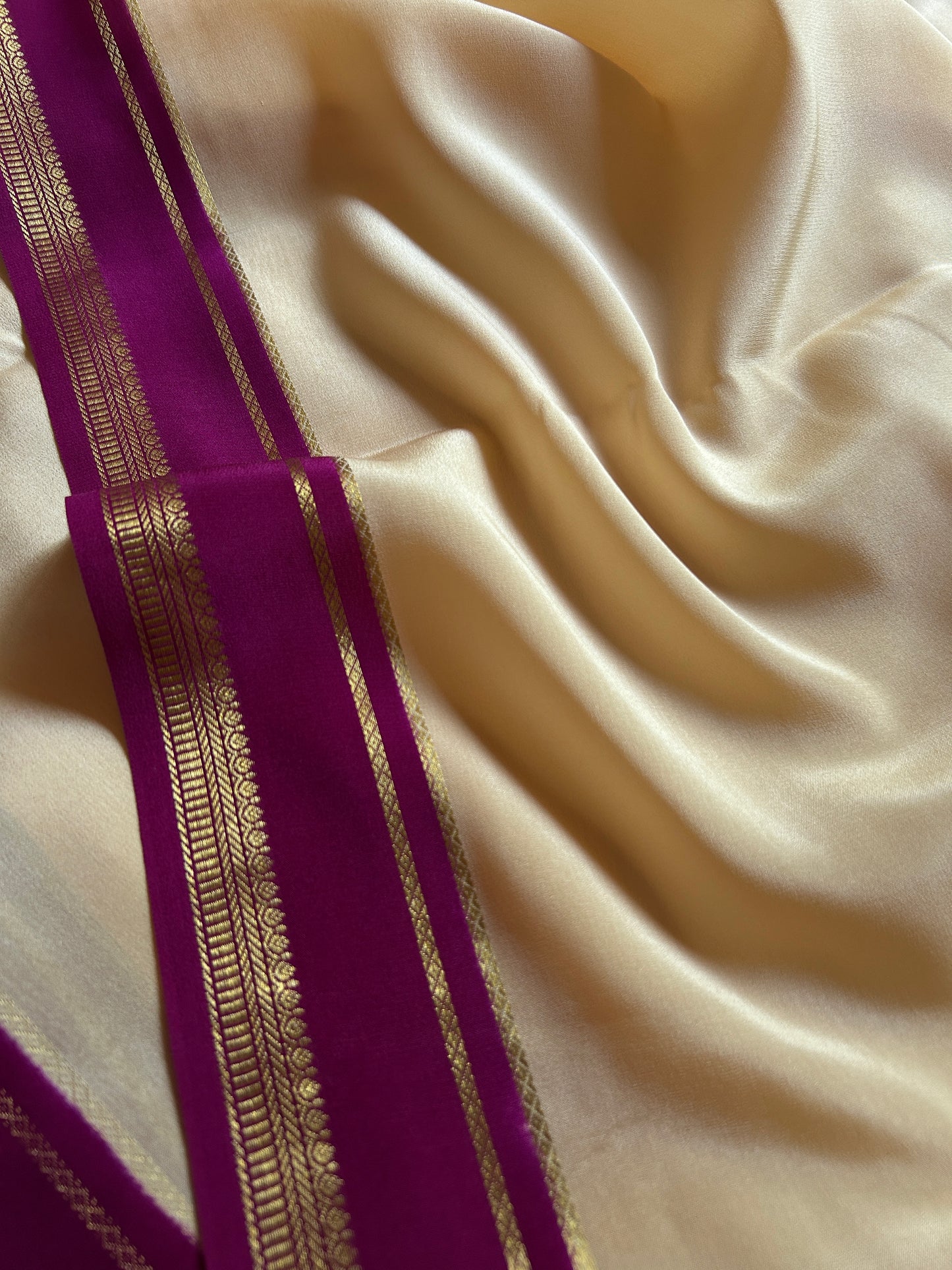 Sumathi (2D) : Ivory cream-magenta