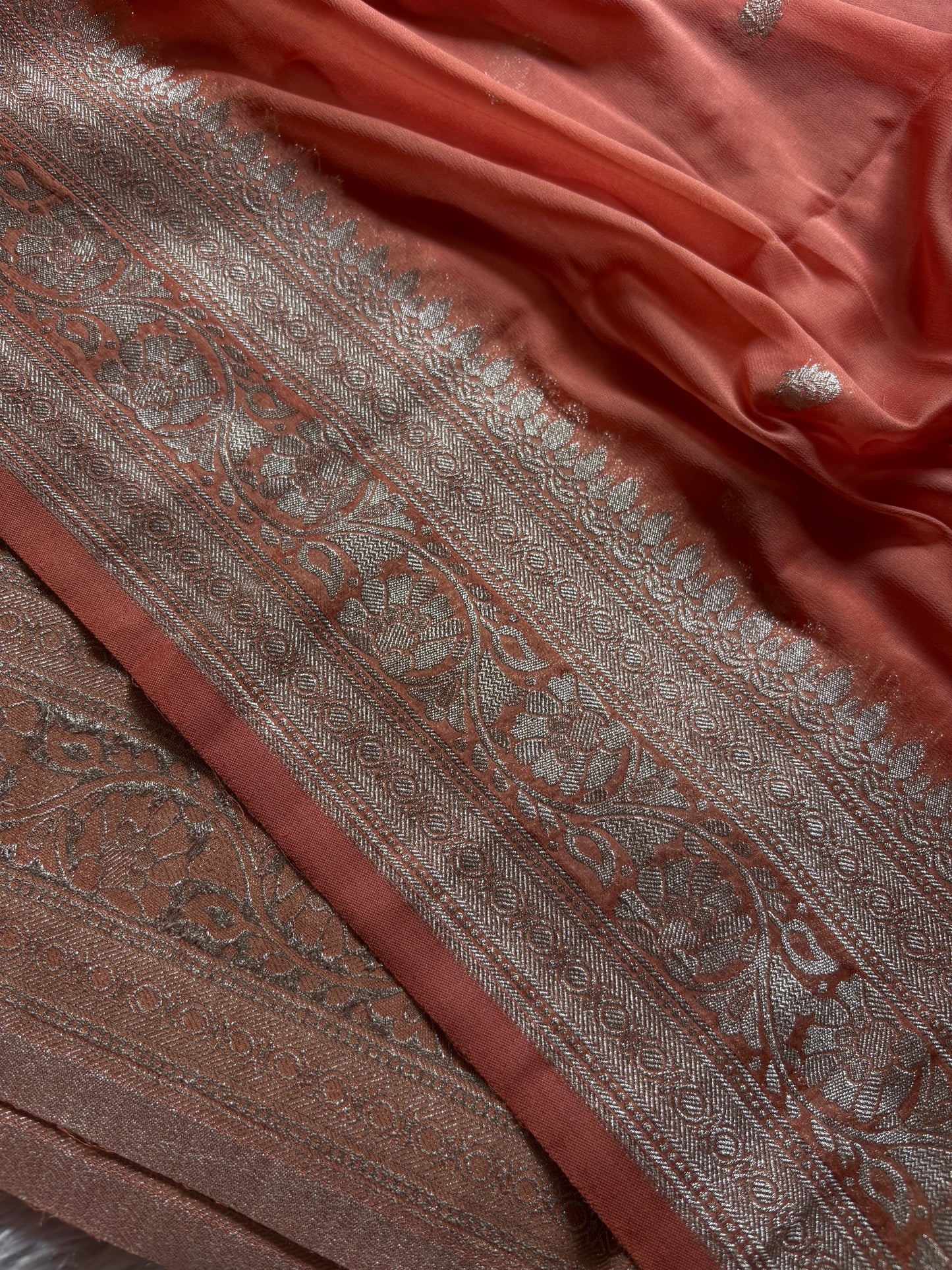 SS115 : Solid Rust Peach