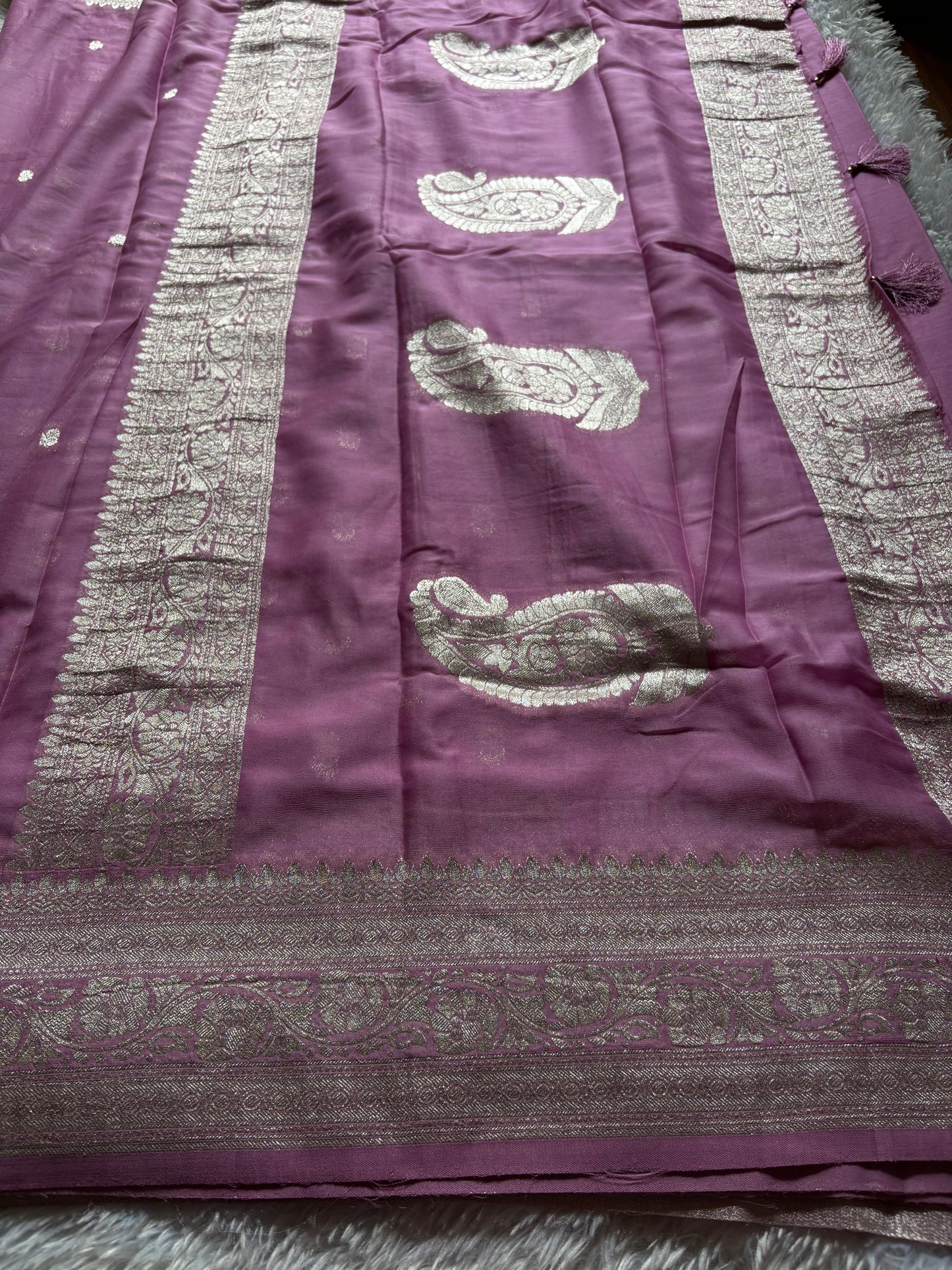 SS115 : Solid Lilac pink