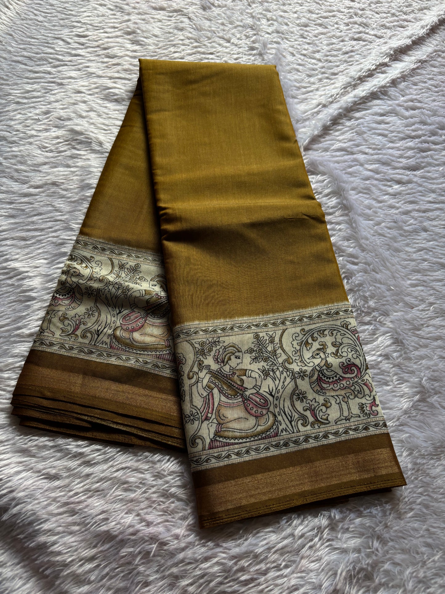 SS131 (2D) : Olive brown-off white