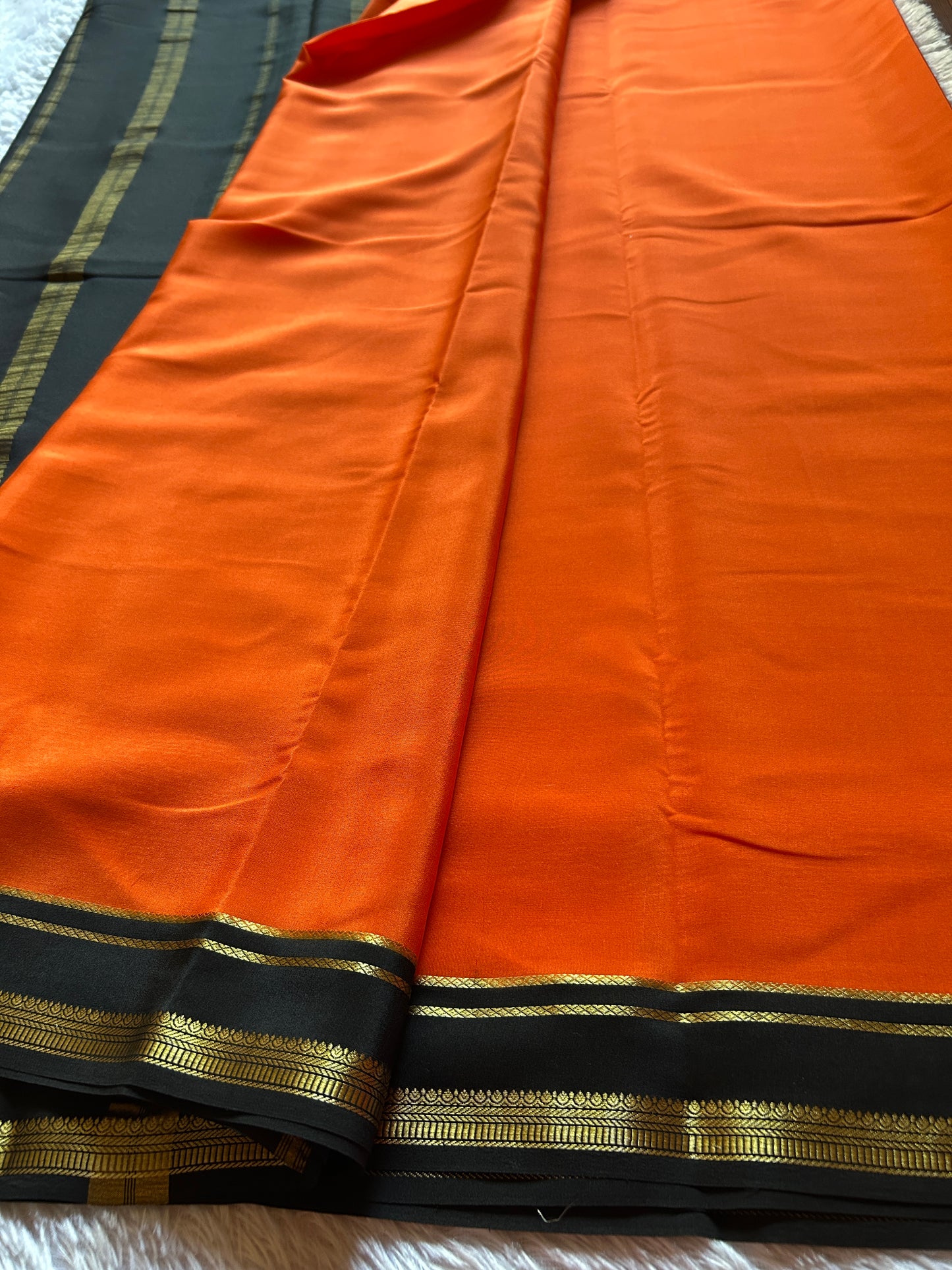 Sumathi (2D) : Orange-black