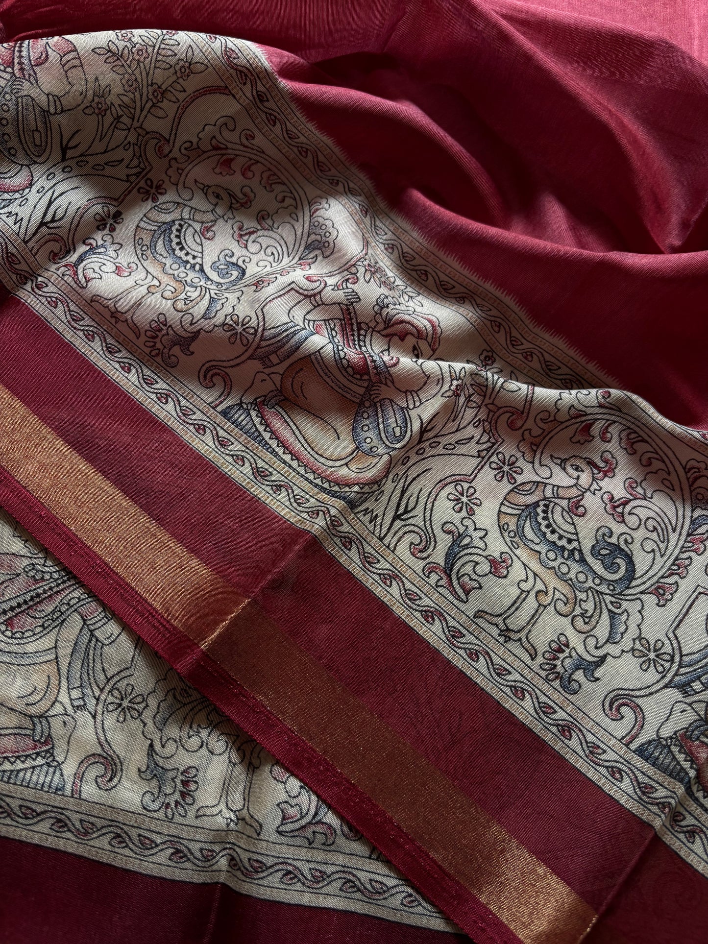 SS131 (2D) : Maroon-off white