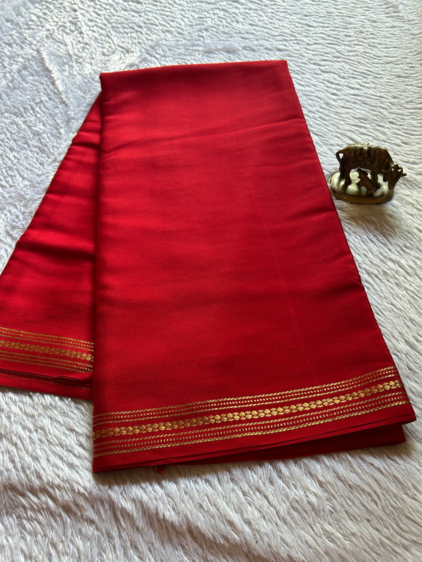 Sampige : Solid Red