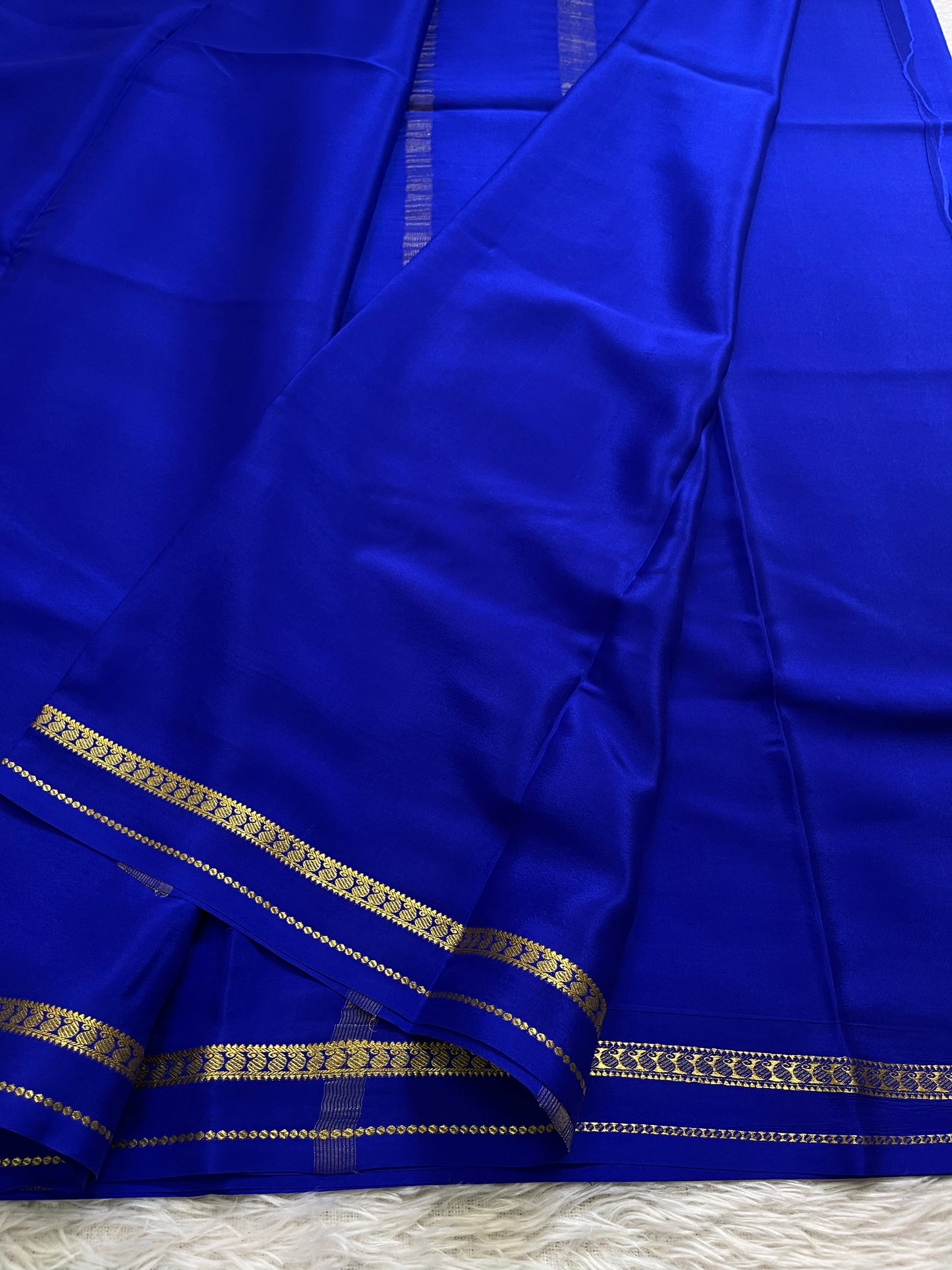 Deepa : Solid Royal blue