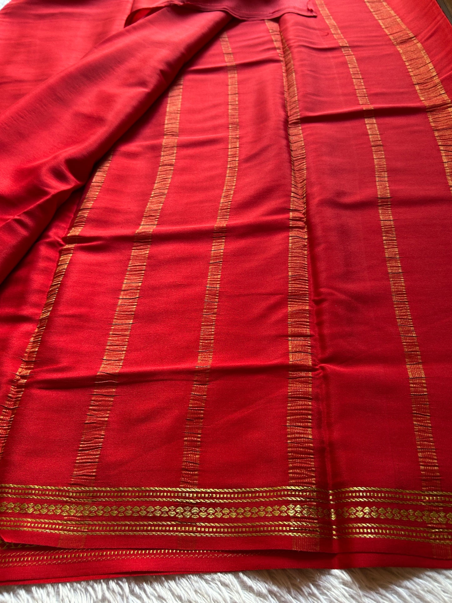 Sampige : Solid Red