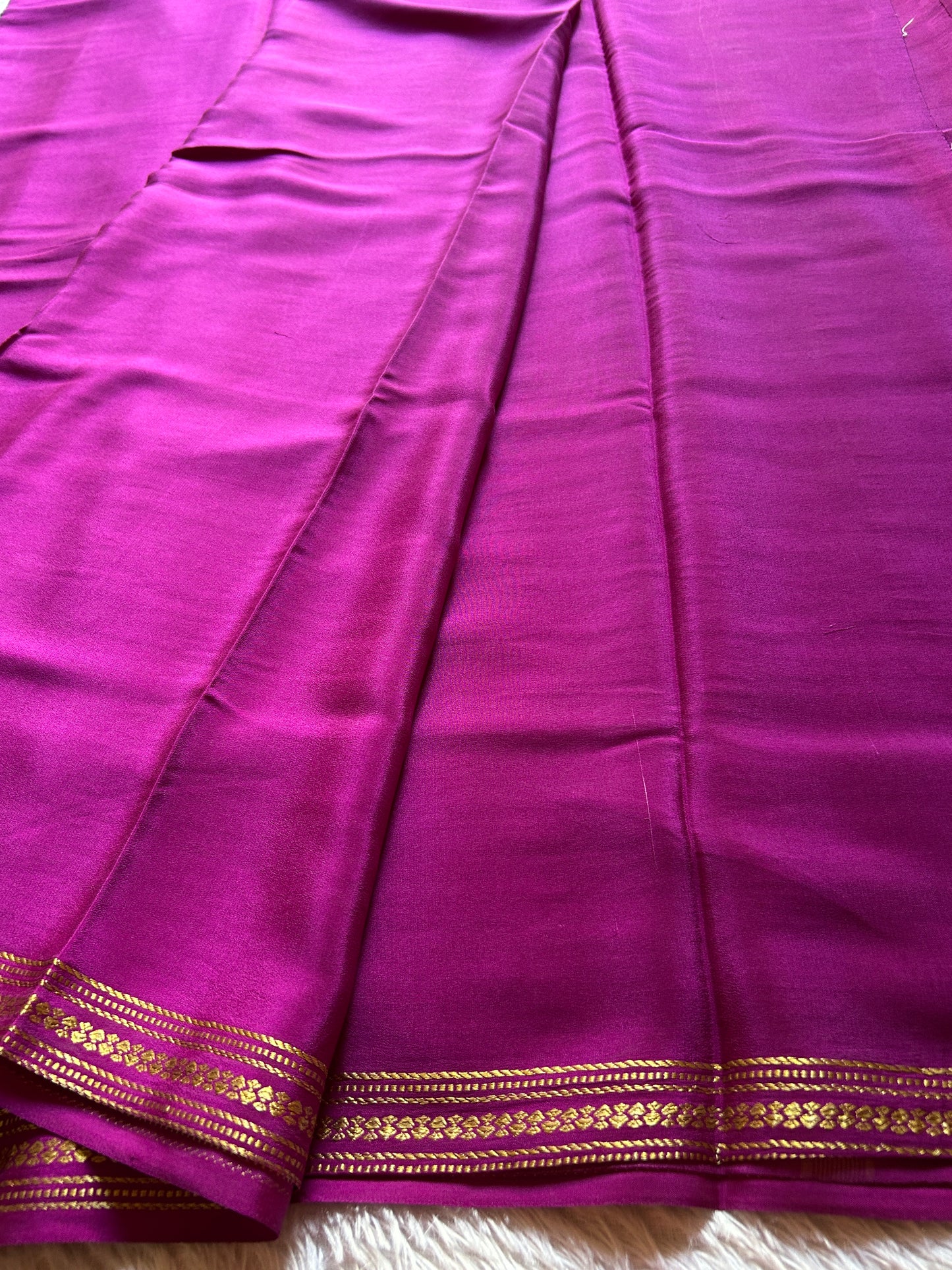 Sampige : Solid Magenta